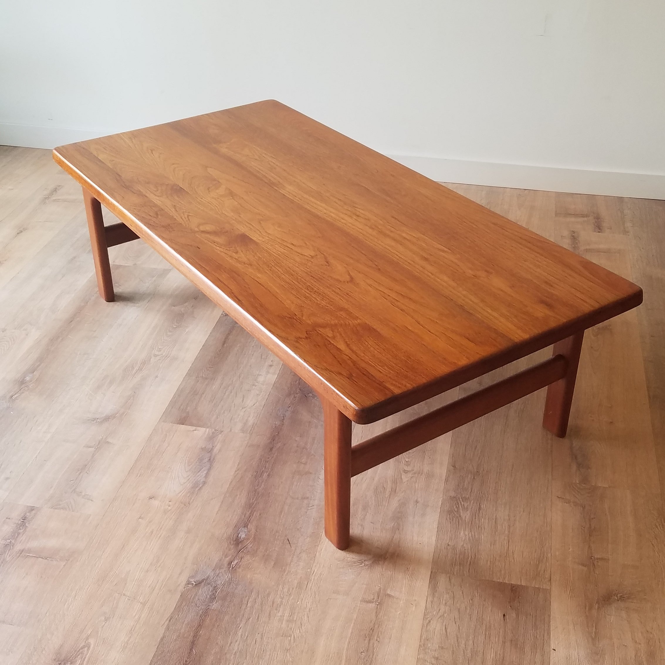 Neils Bach Coffee + Side Table - a set