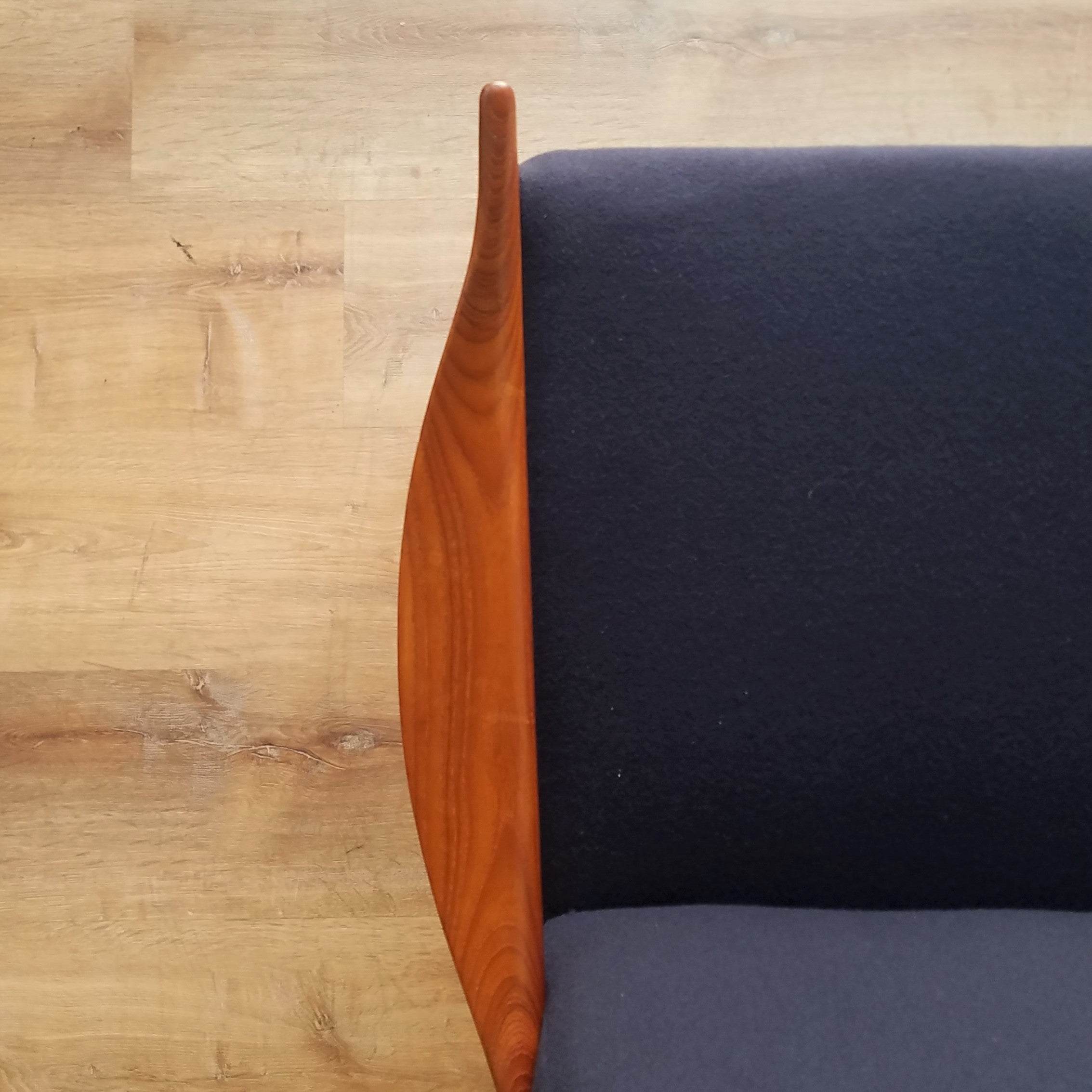 Illum Wikkelsø Loveseat