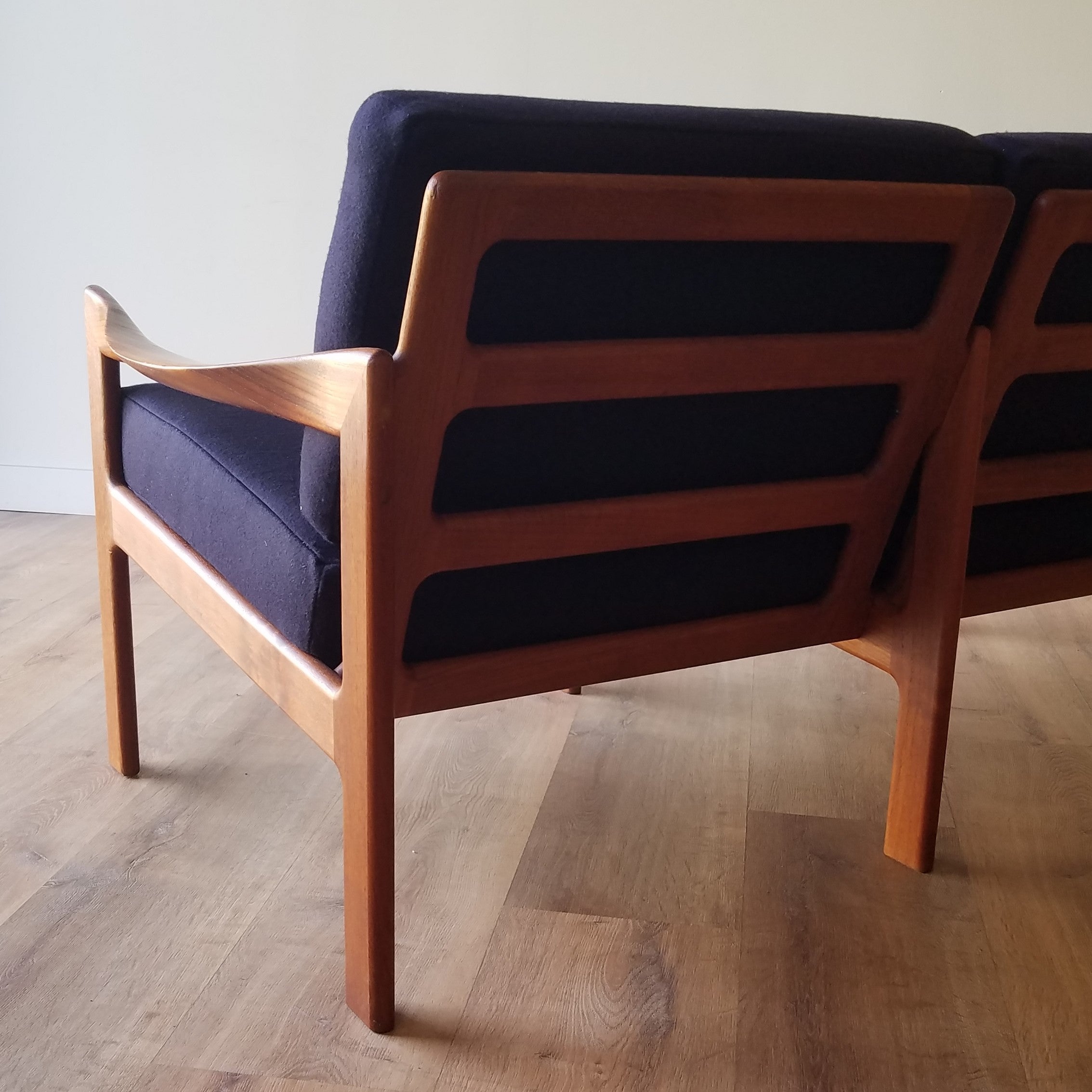 Illum Wikkelsø Loveseat