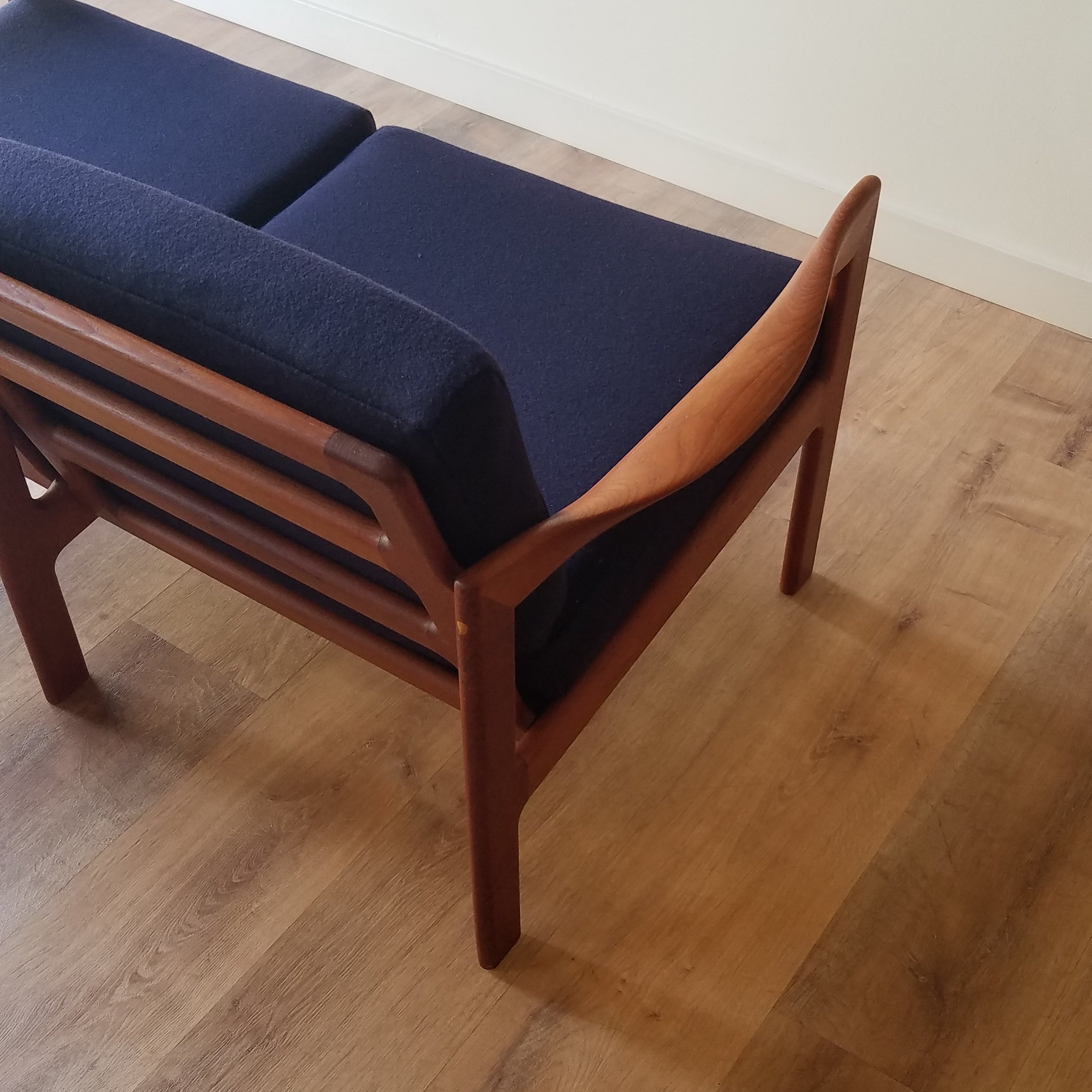 Illum Wikkelsø Loveseat