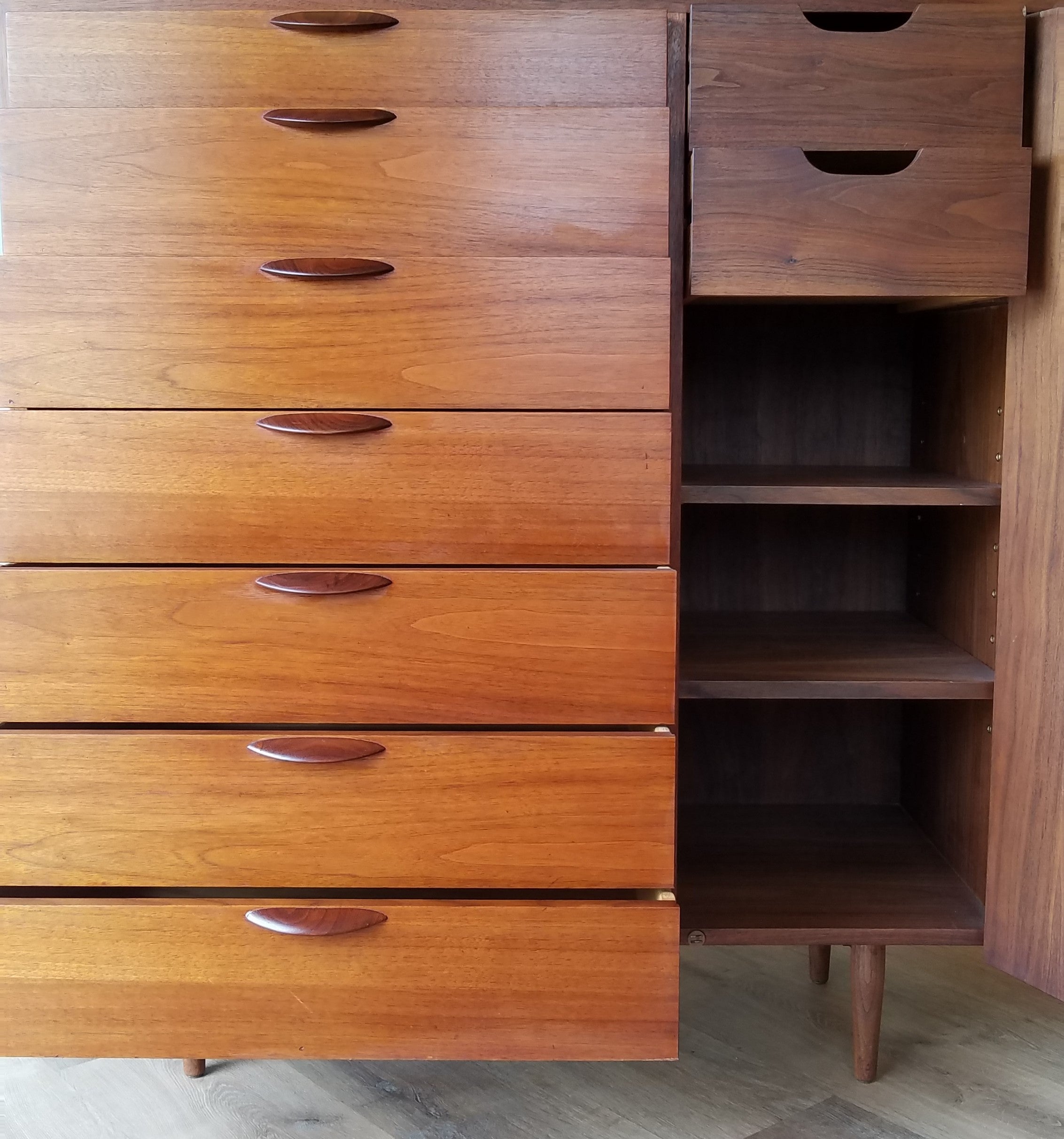 Danish Gentleman's Bureau