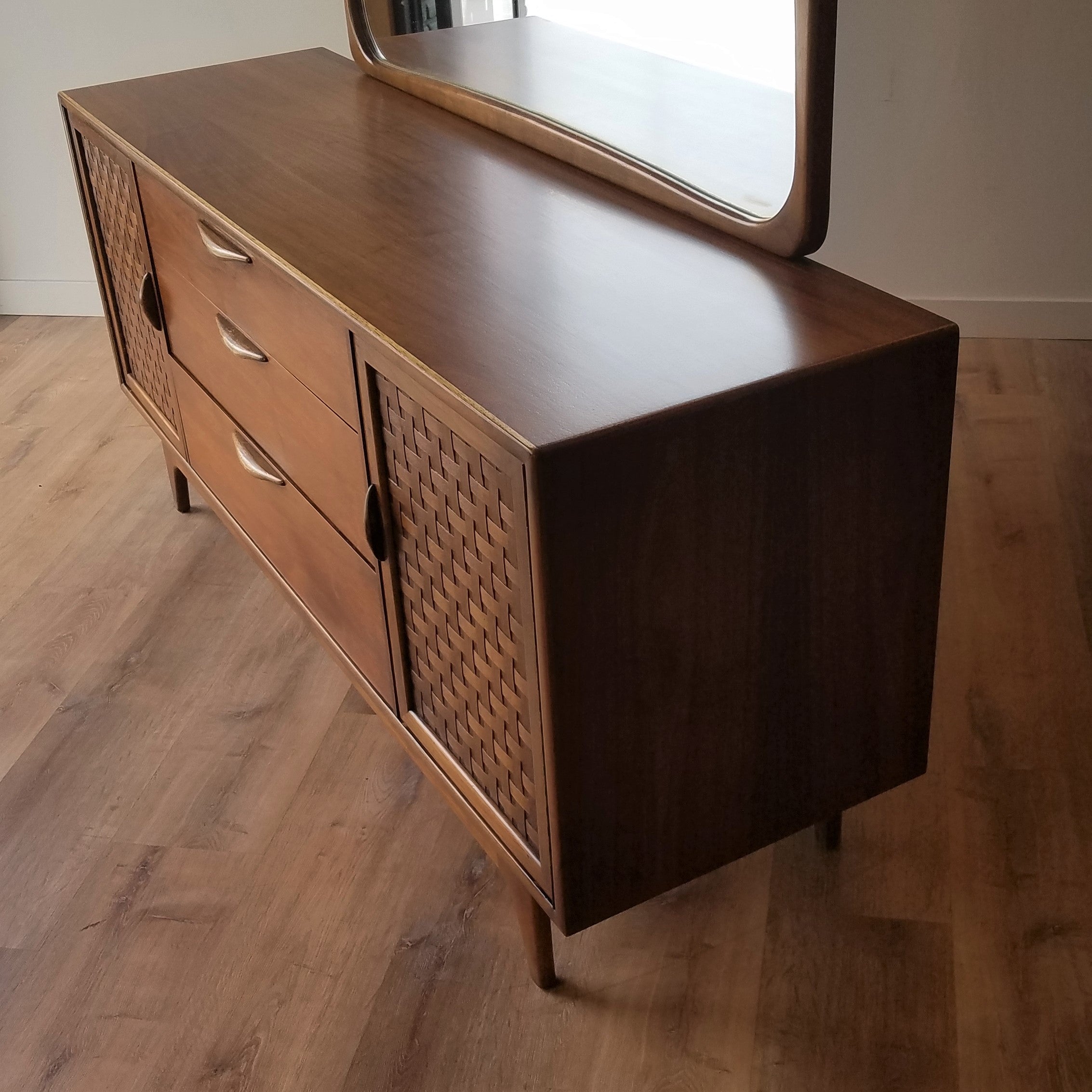 Lane Perception Nine Drawer Dresser