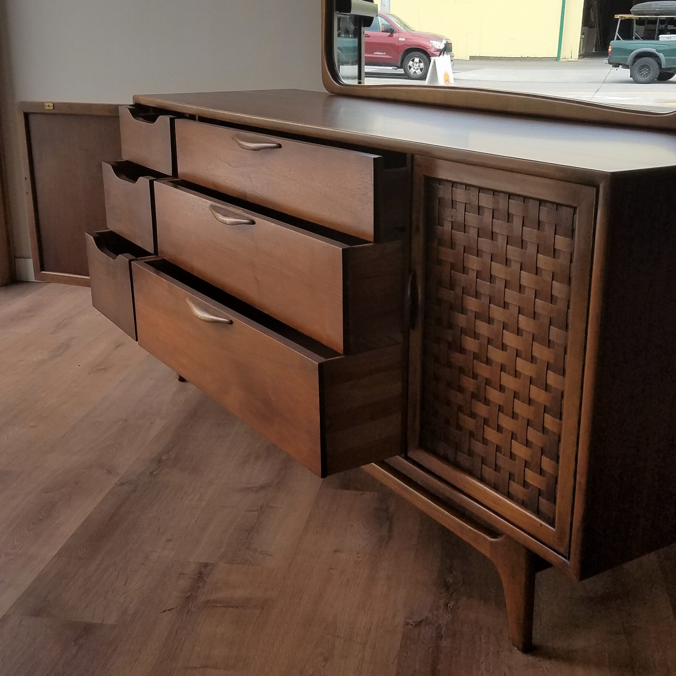 Lane Perception Nine Drawer Dresser