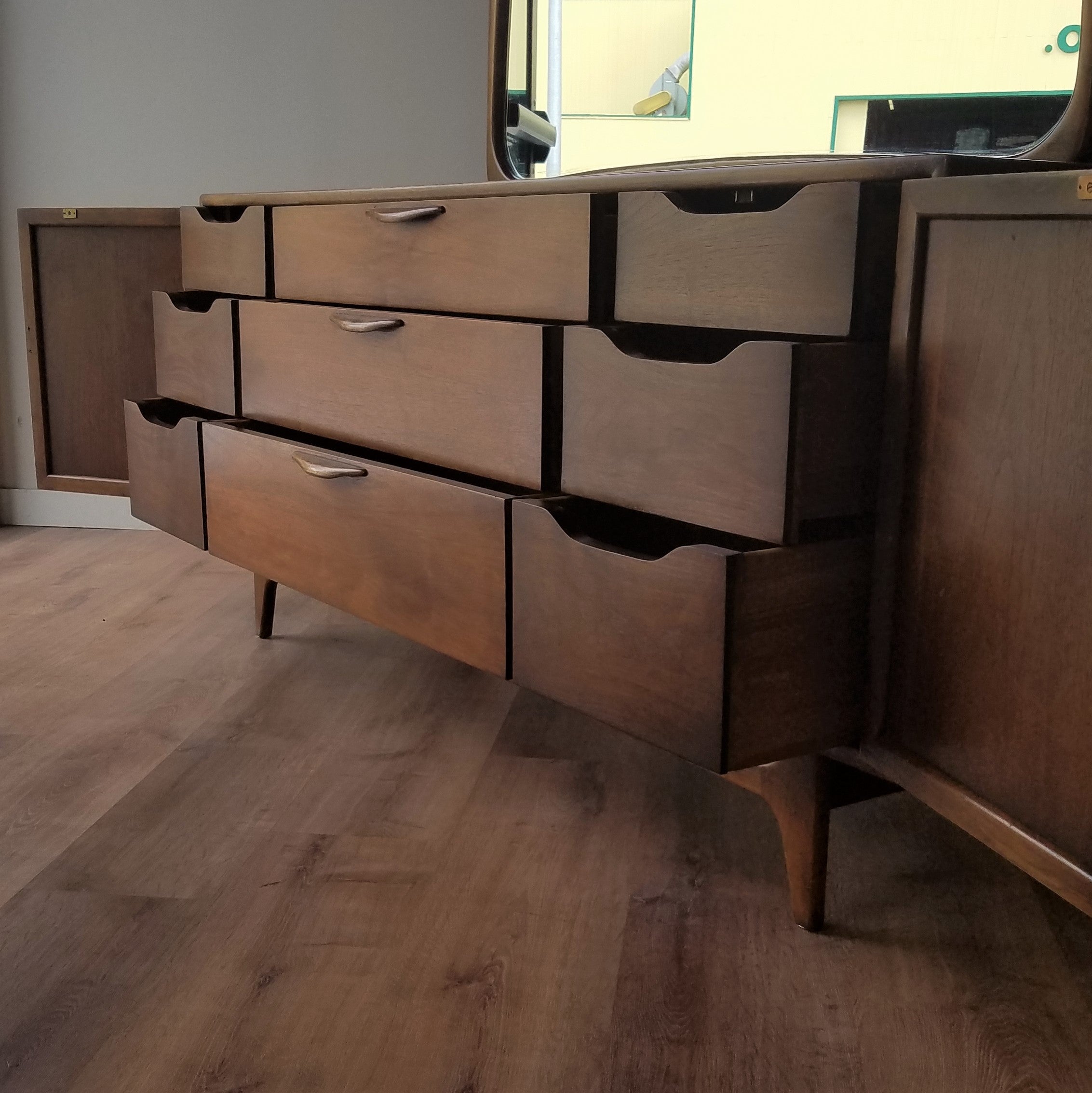 Lane Perception Nine Drawer Dresser