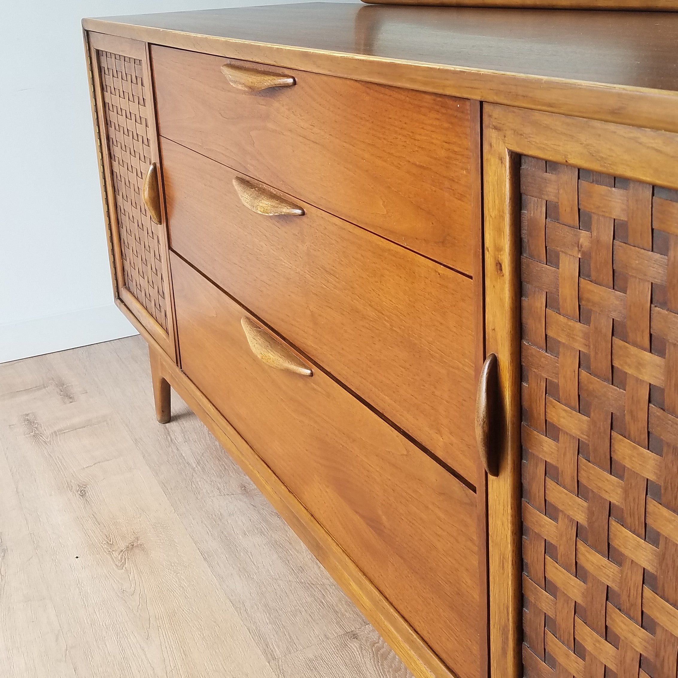 Lane Perception Nine Drawer Dresser