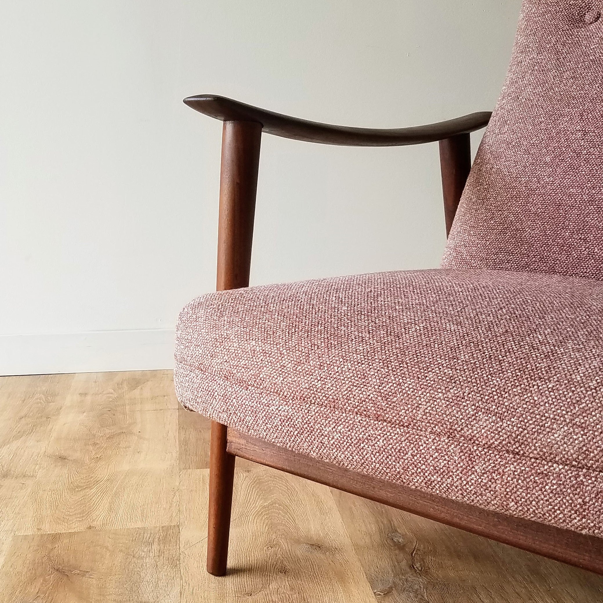 Westnofa Lounge Chair