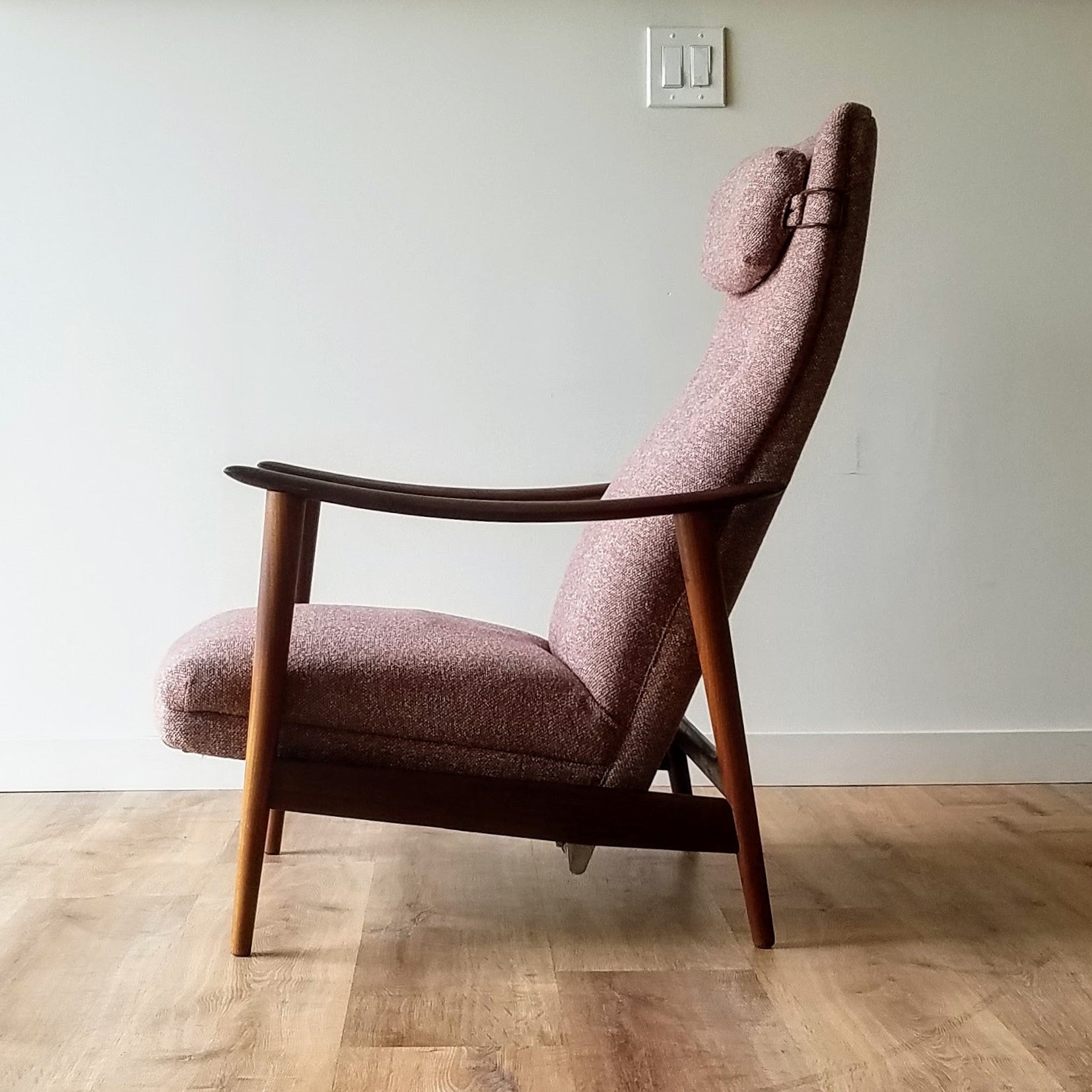 Westnofa Lounge Chair