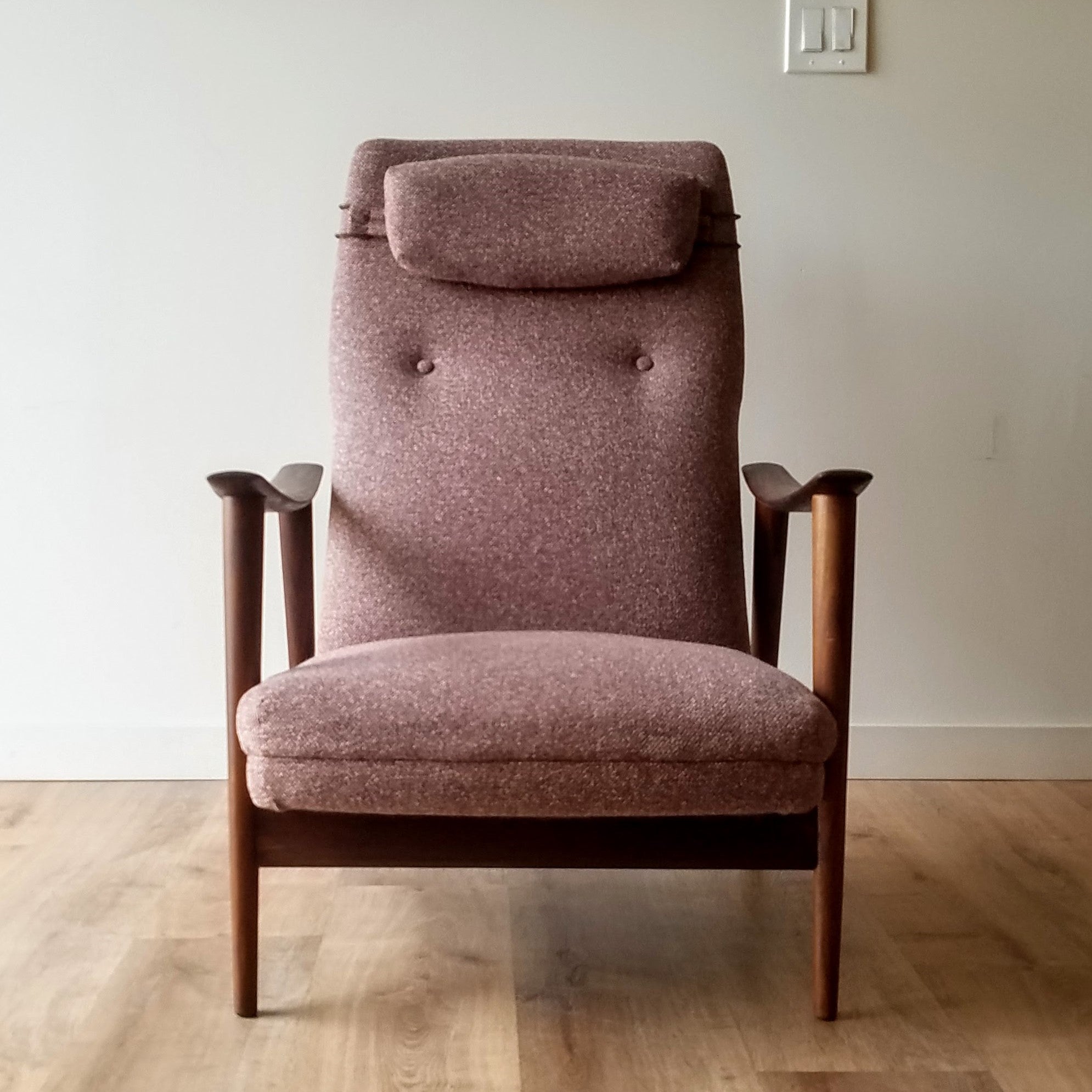 Westnofa Lounge Chair