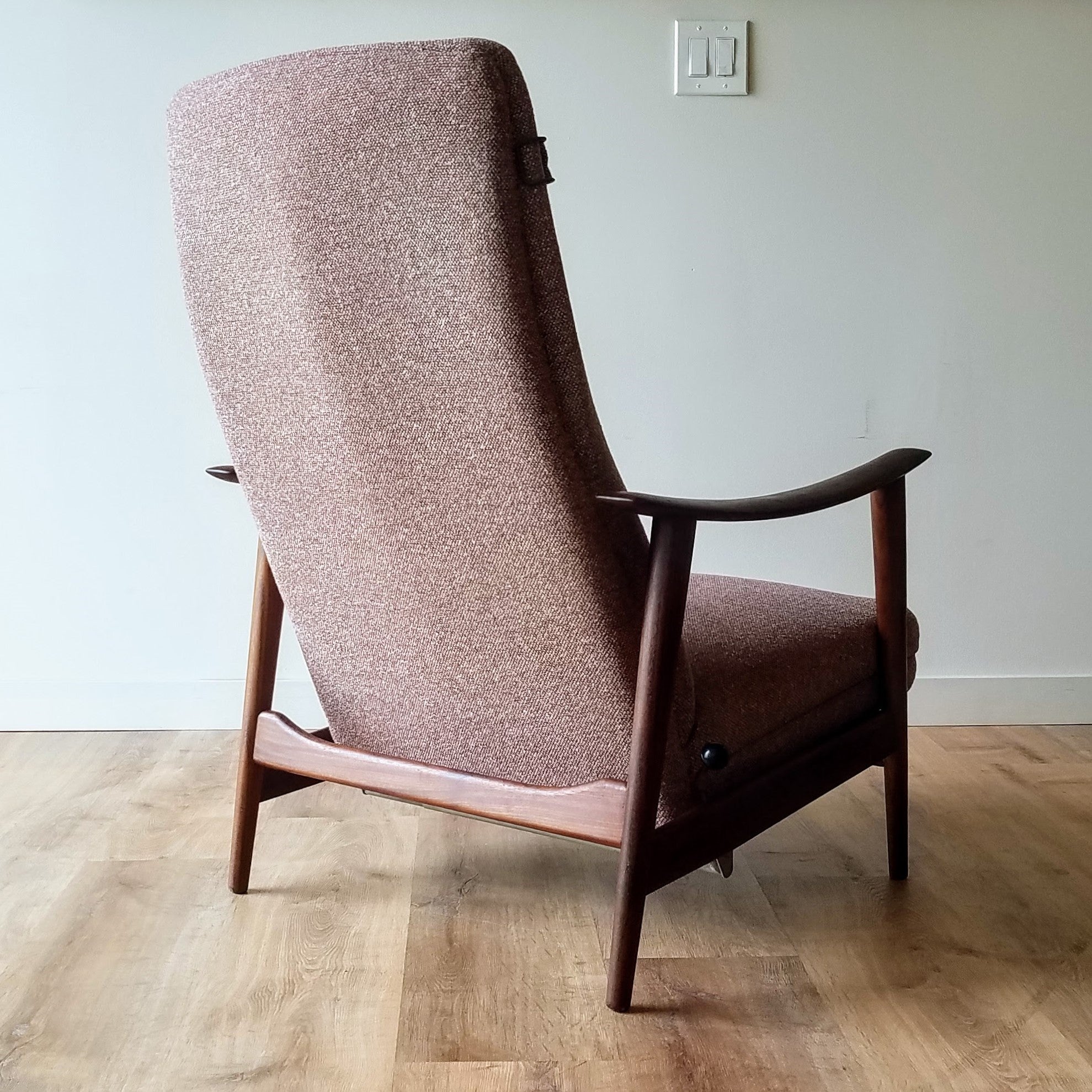 Westnofa Lounge Chair