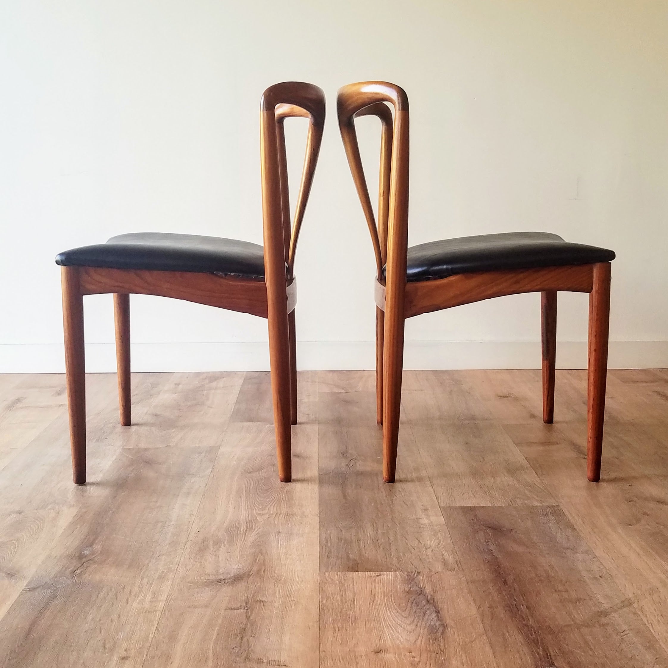 D-Scan Dining Chairs