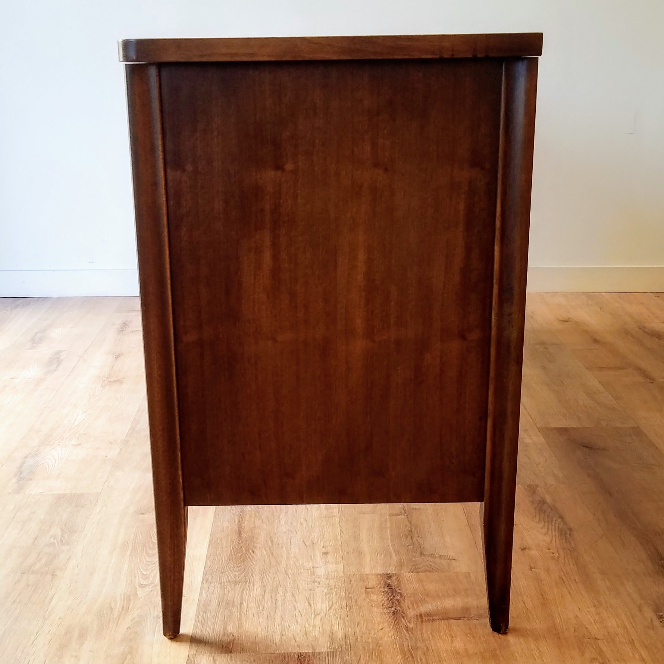 Broyhill 'Saga' Lowboy Dresser