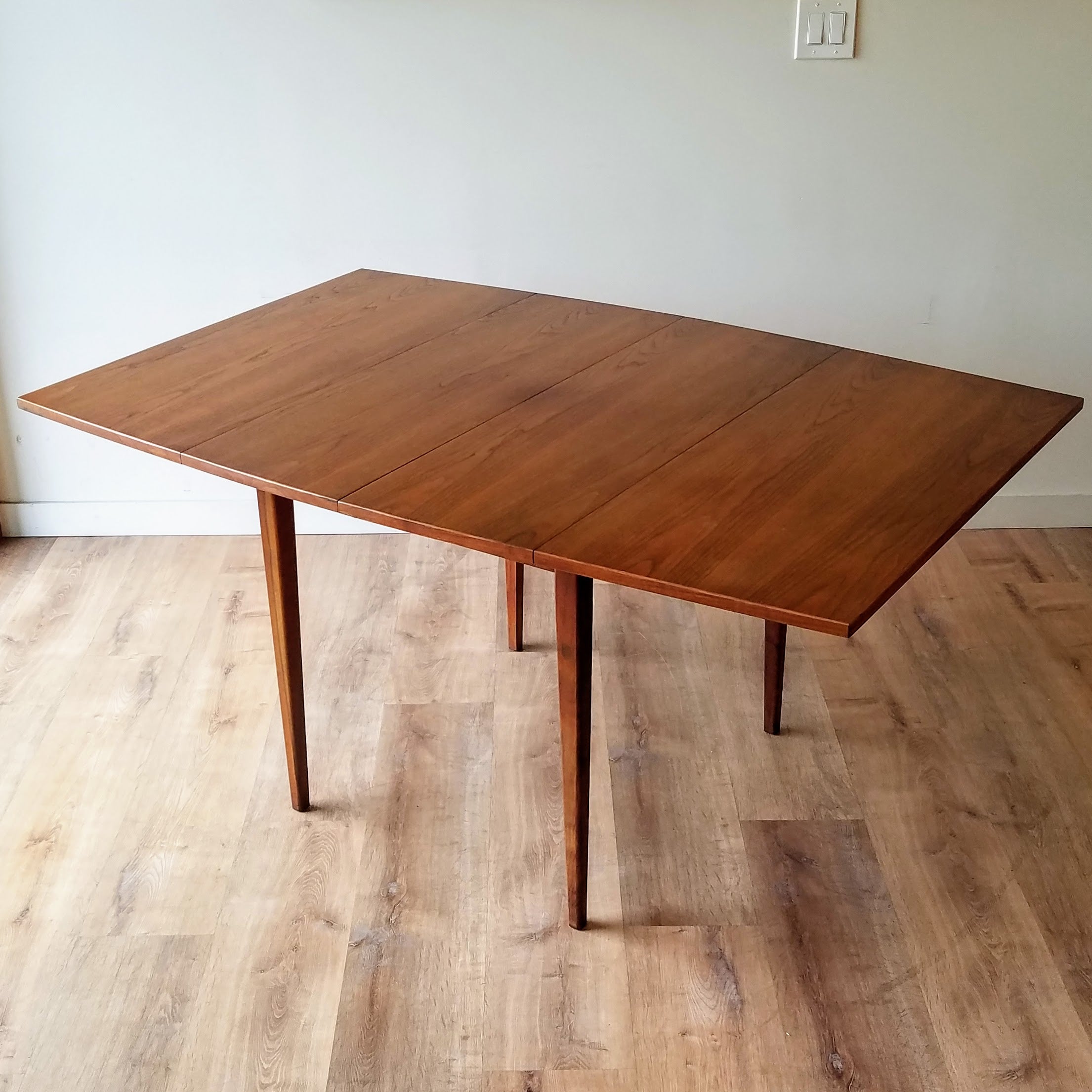 Jack Cartwright Dining Table