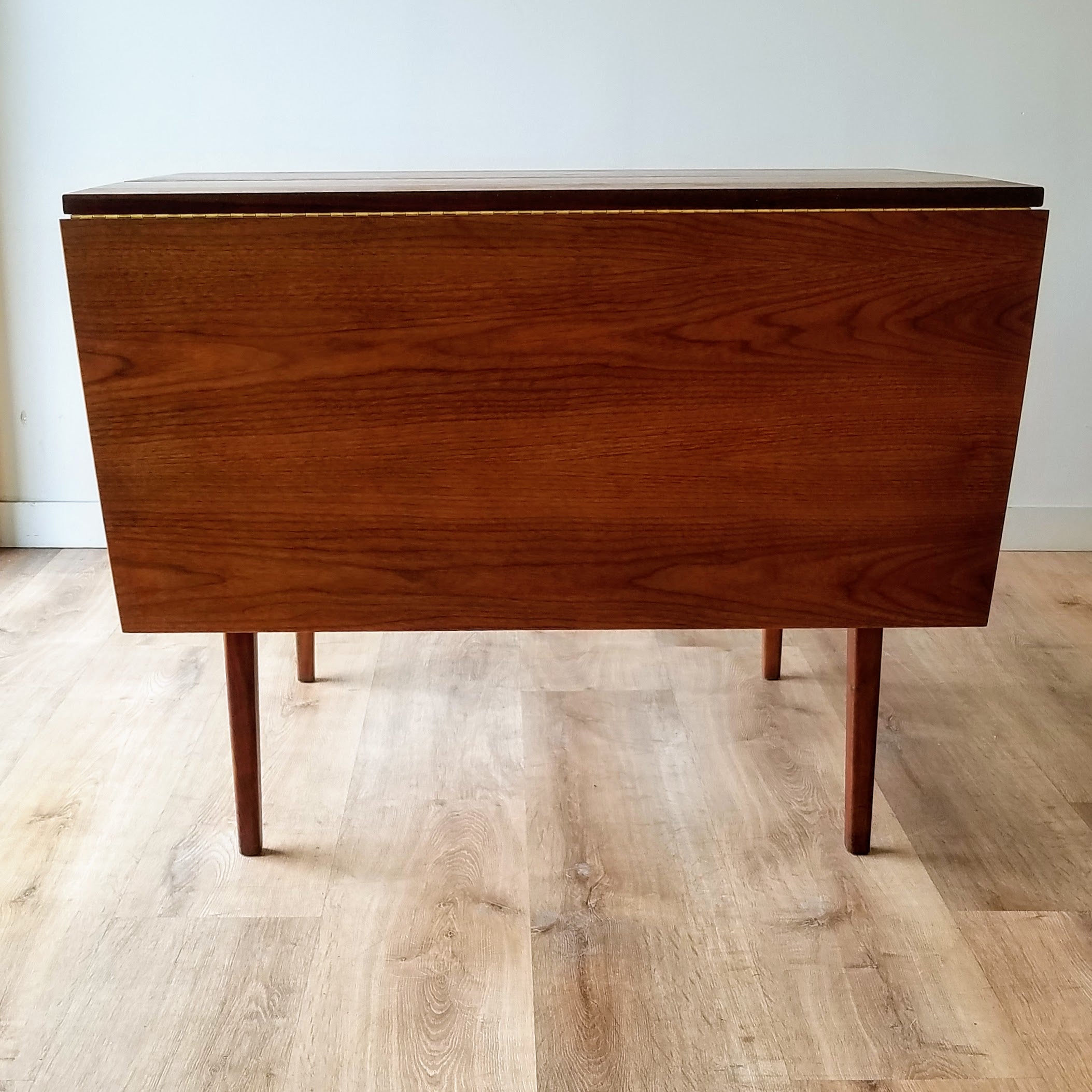 Jack Cartwright Dining Table