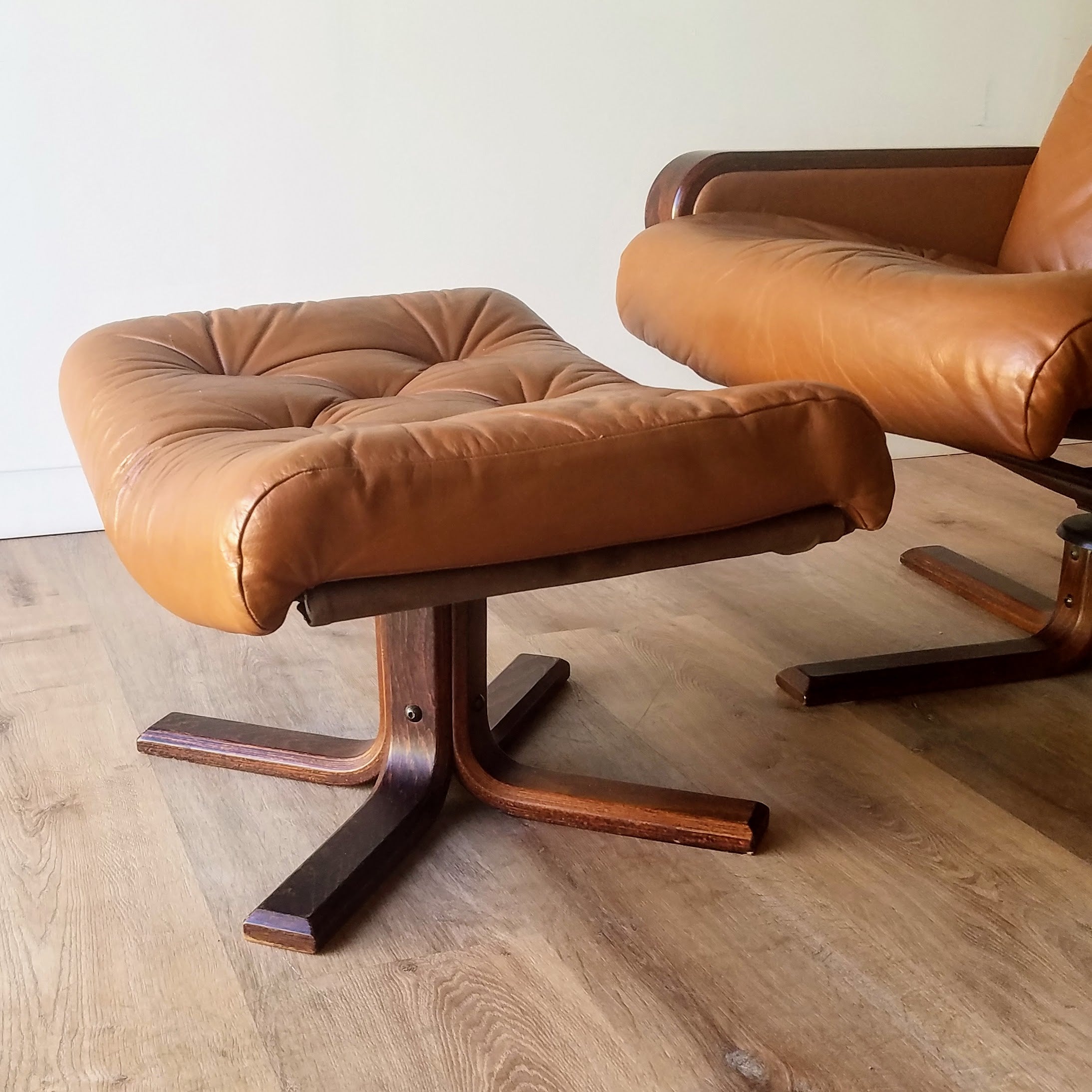 Vatne Mobler Recliner + Ottoman