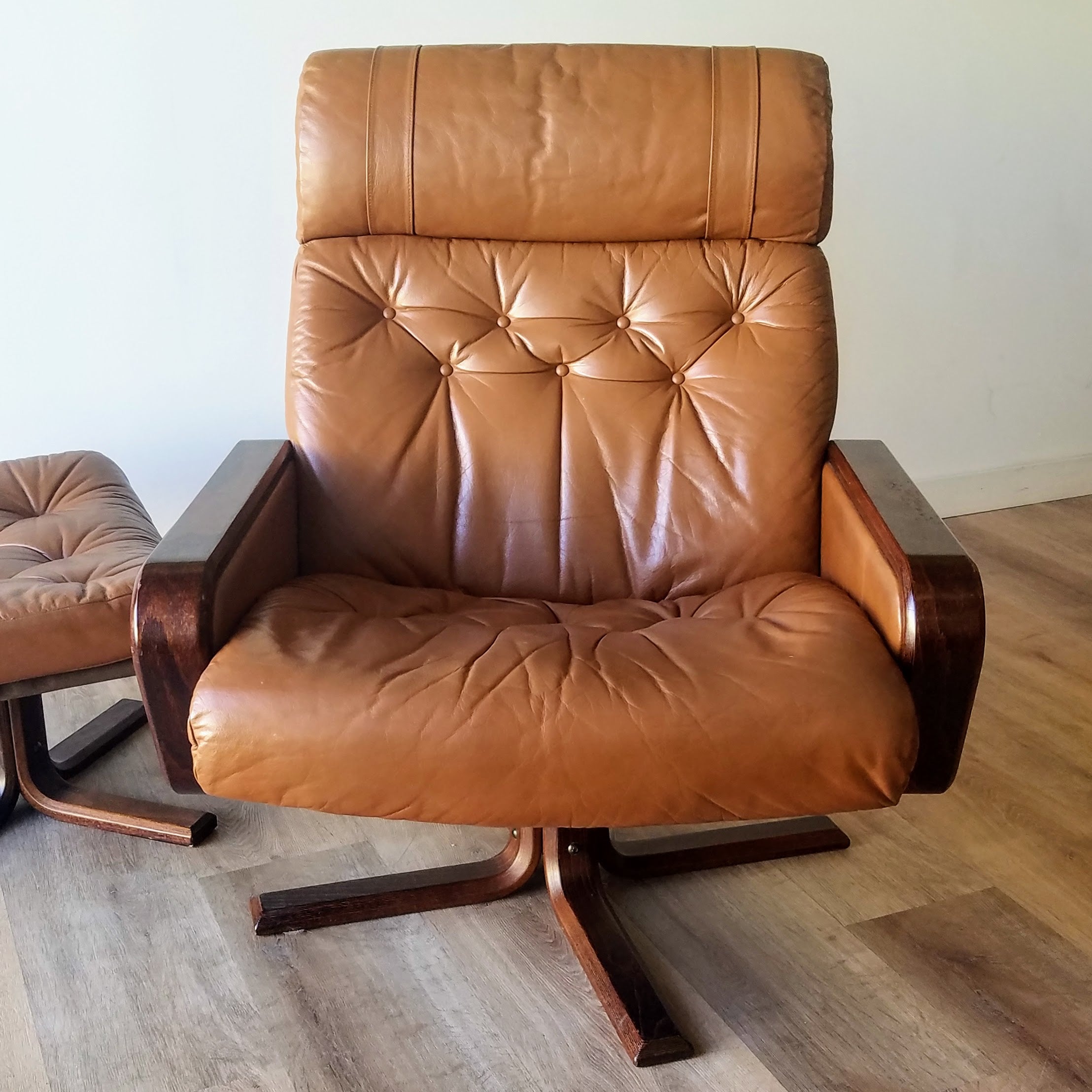 Vatne Mobler Recliner + Ottoman