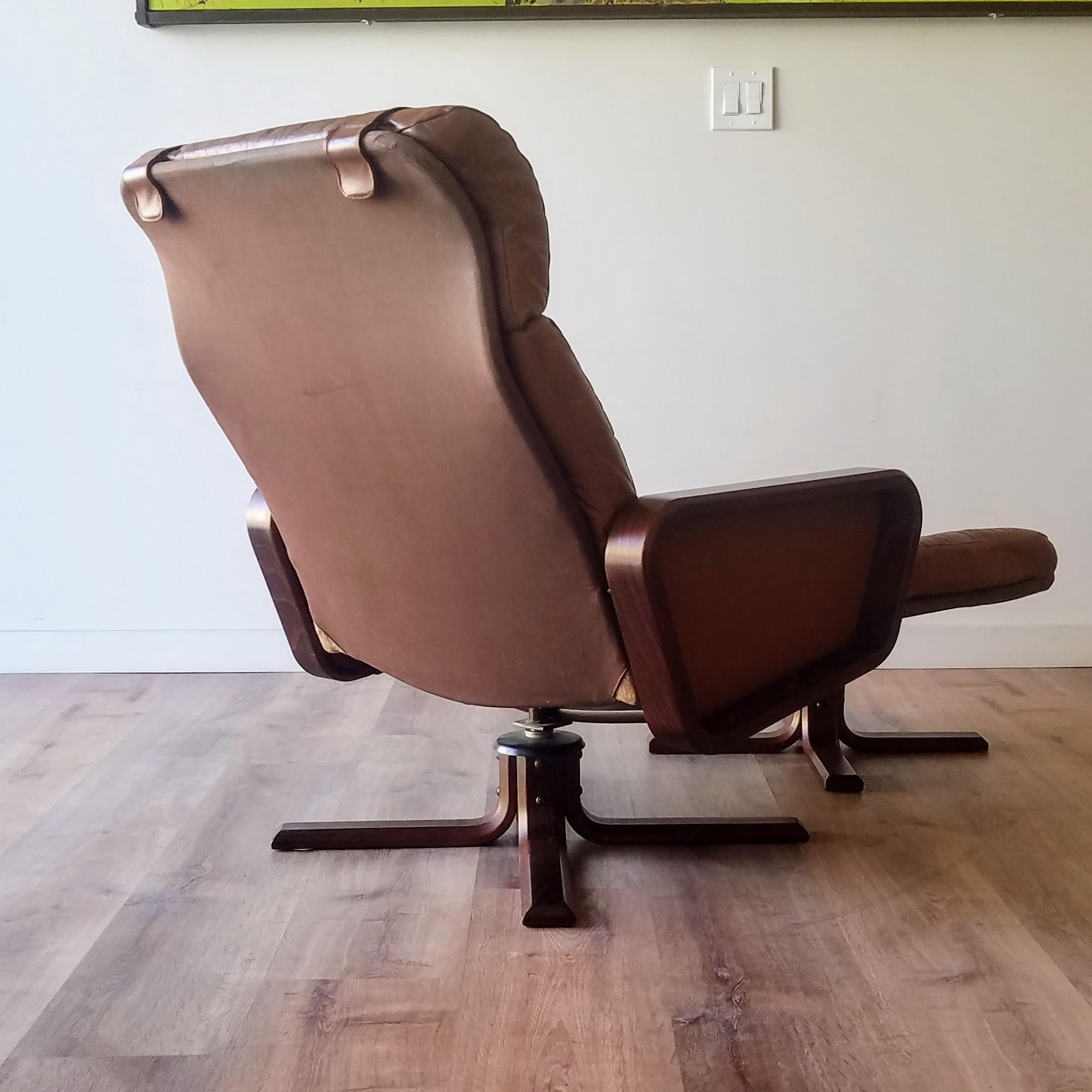 Vatne Mobler Recliner + Ottoman