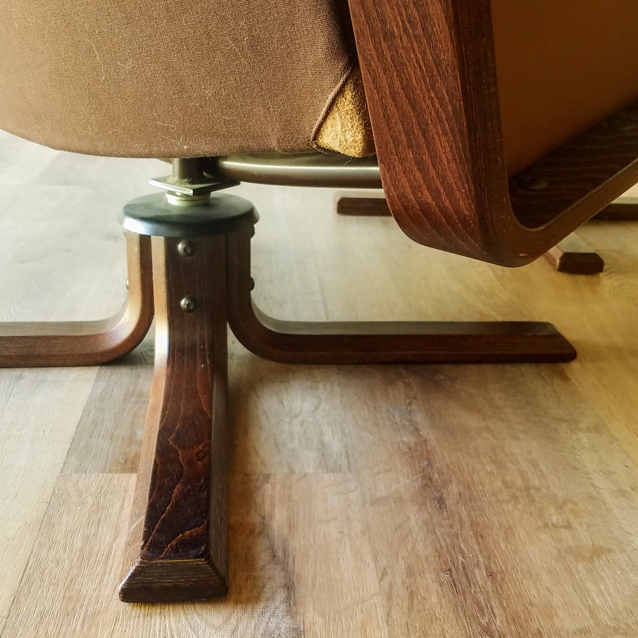 Vatne Mobler Recliner + Ottoman