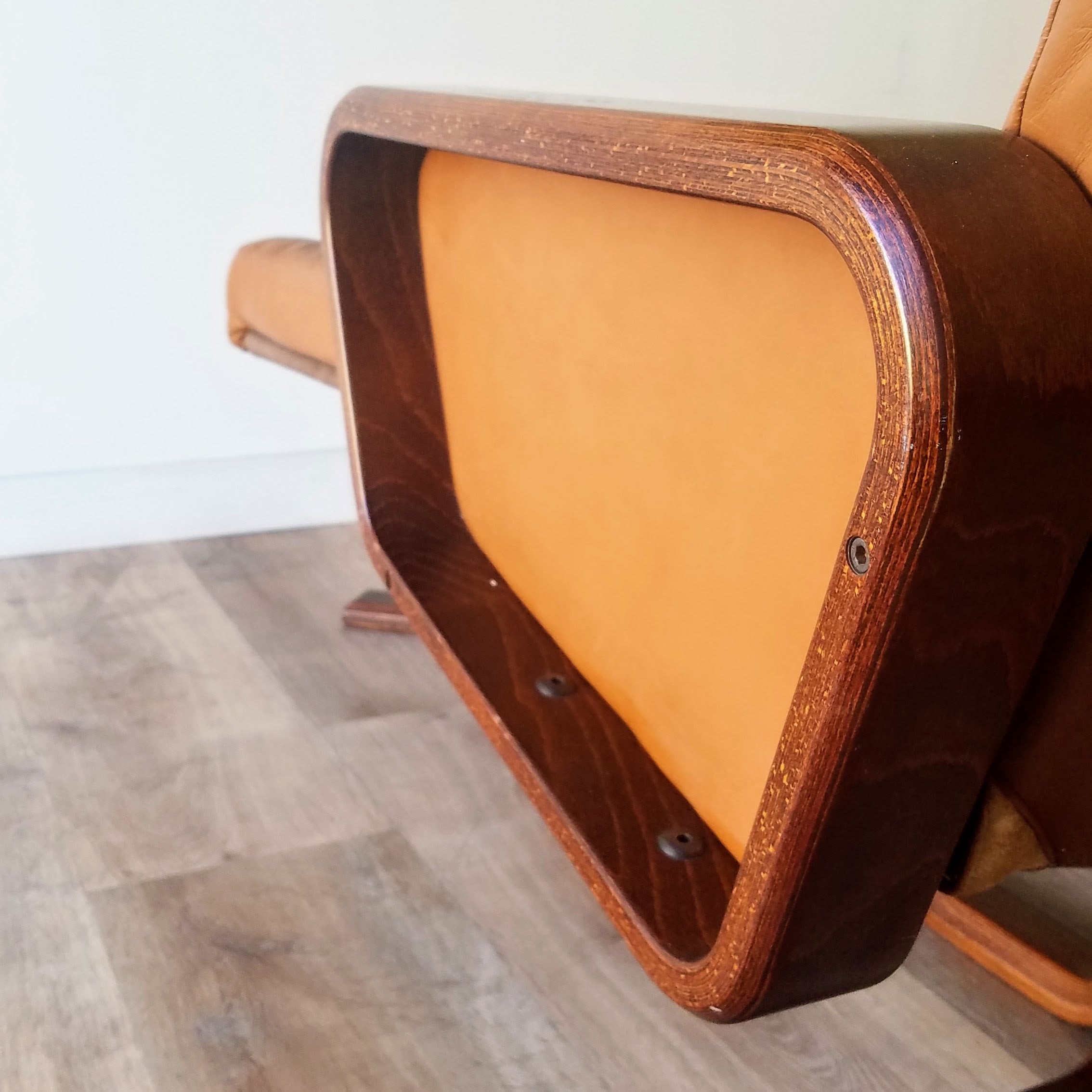 Vatne Mobler Recliner + Ottoman