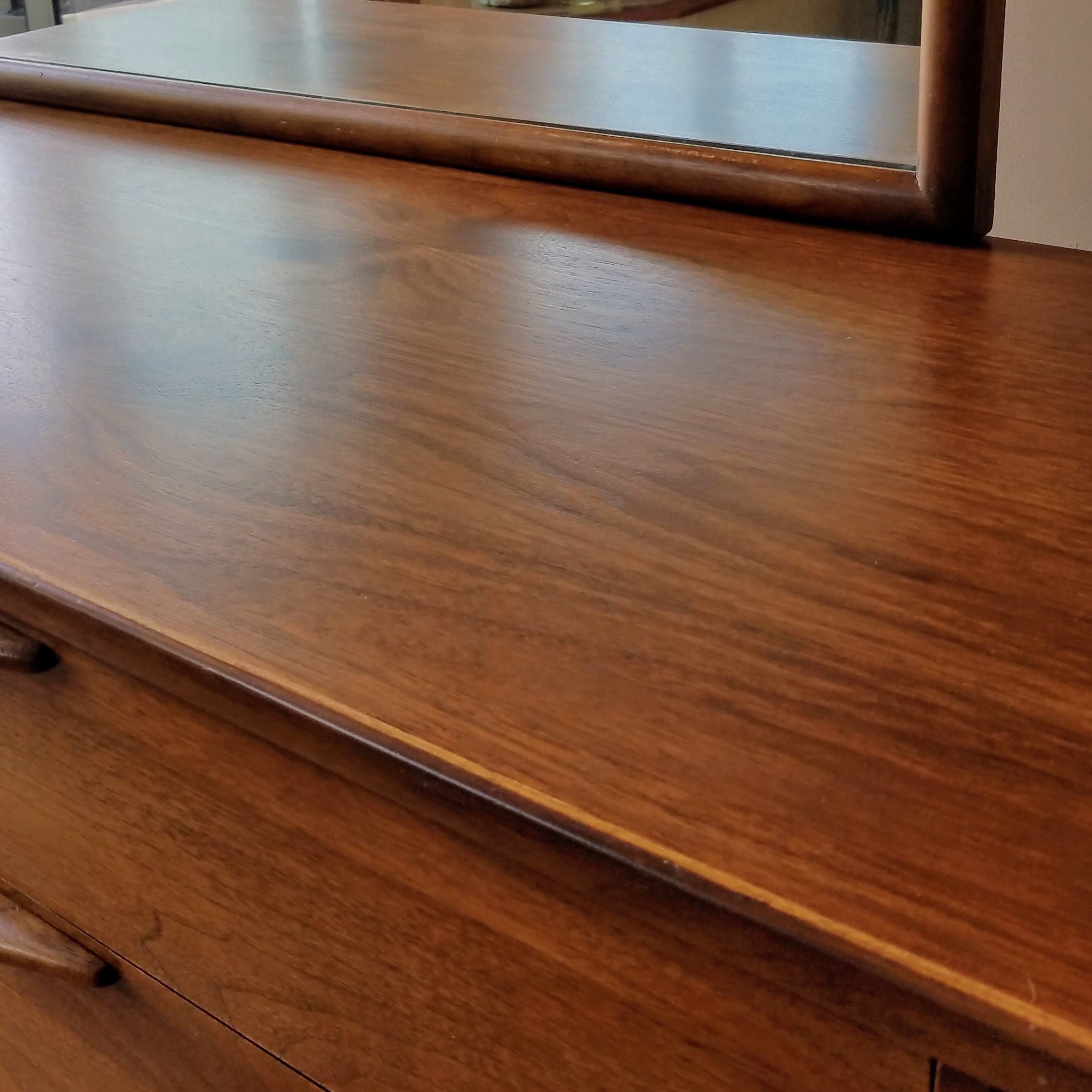 Lane Perception Dresser w/ Mirror
