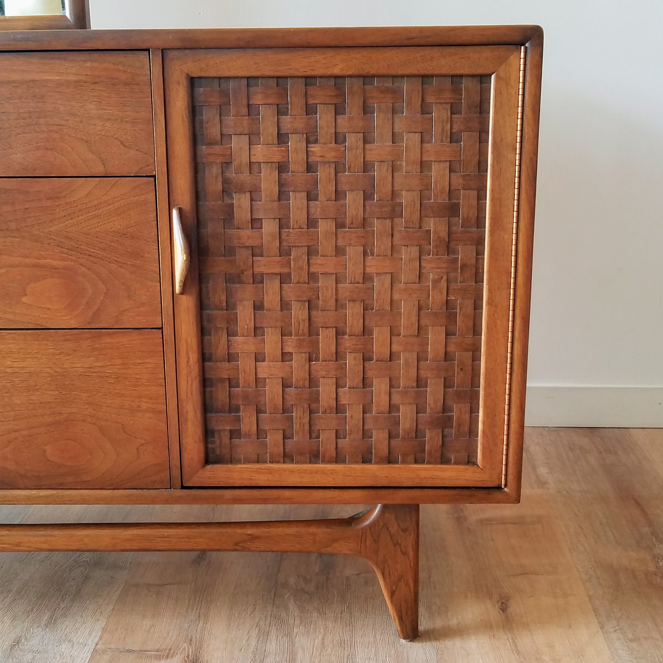 Lane Perception Dresser w/ Mirror