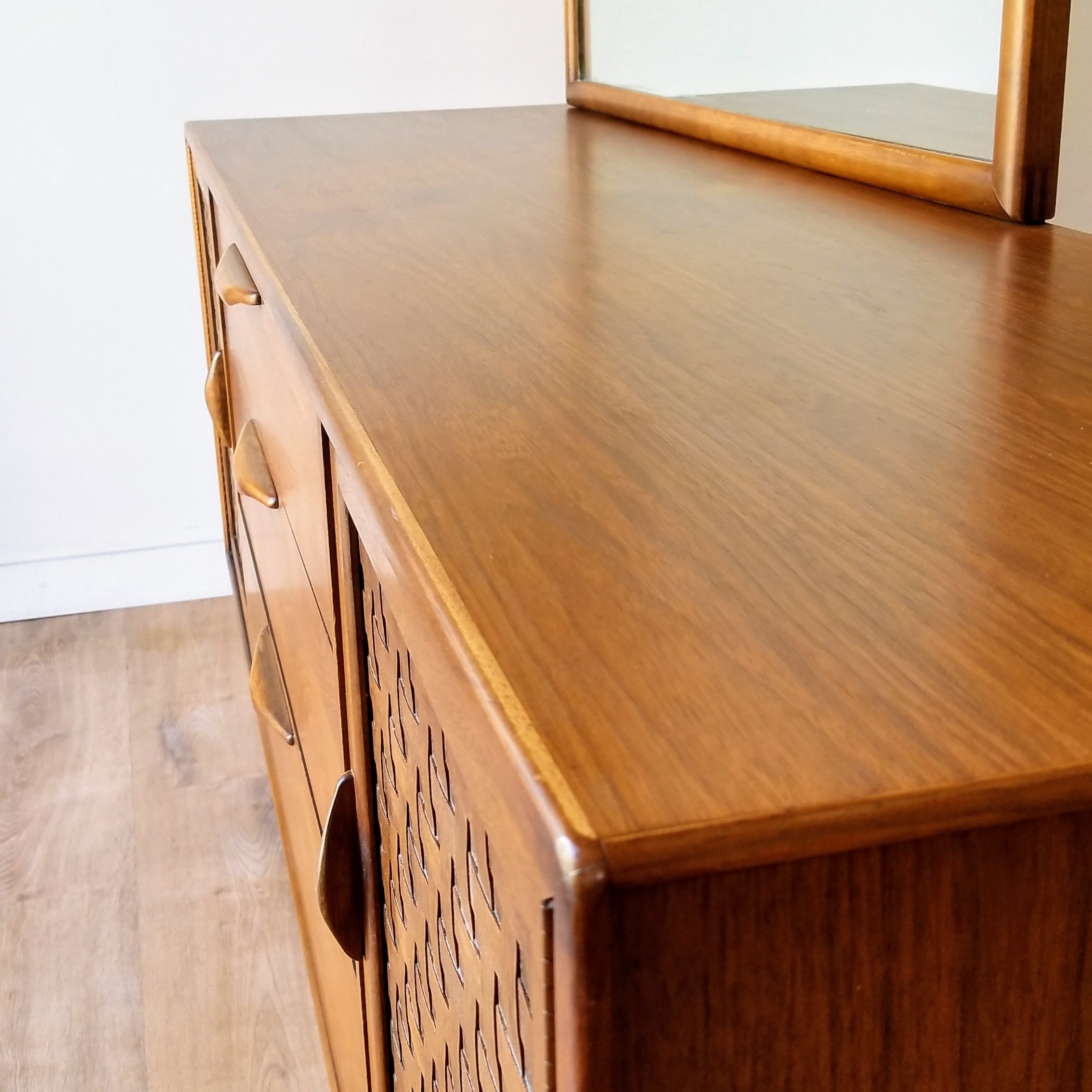 Lane Perception Dresser w/ Mirror