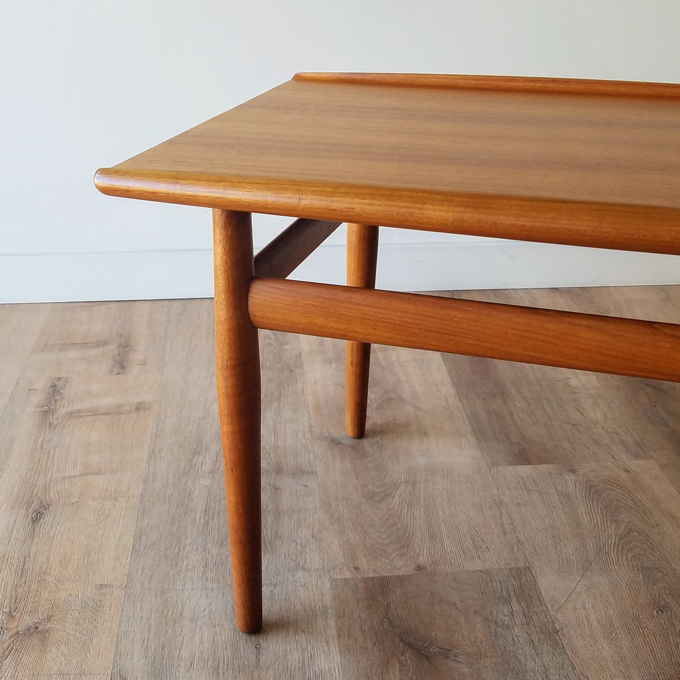 Grete Jalk Side Table