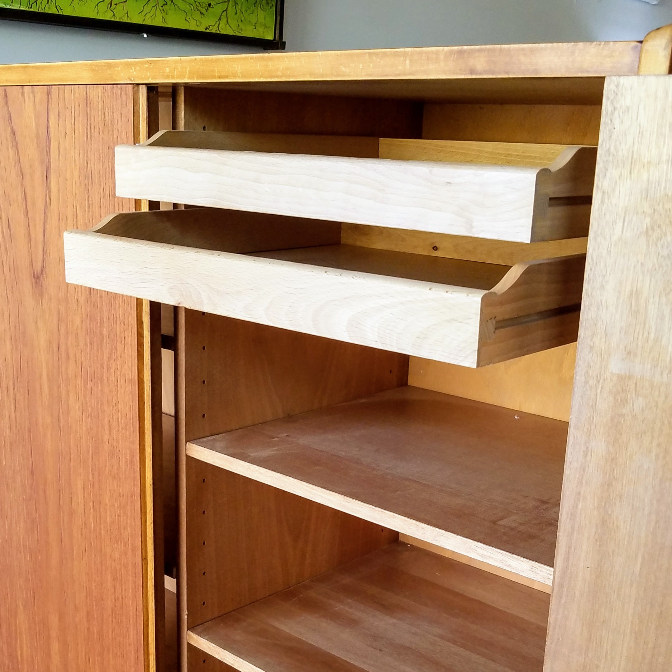 Hugo Troeds Highboard