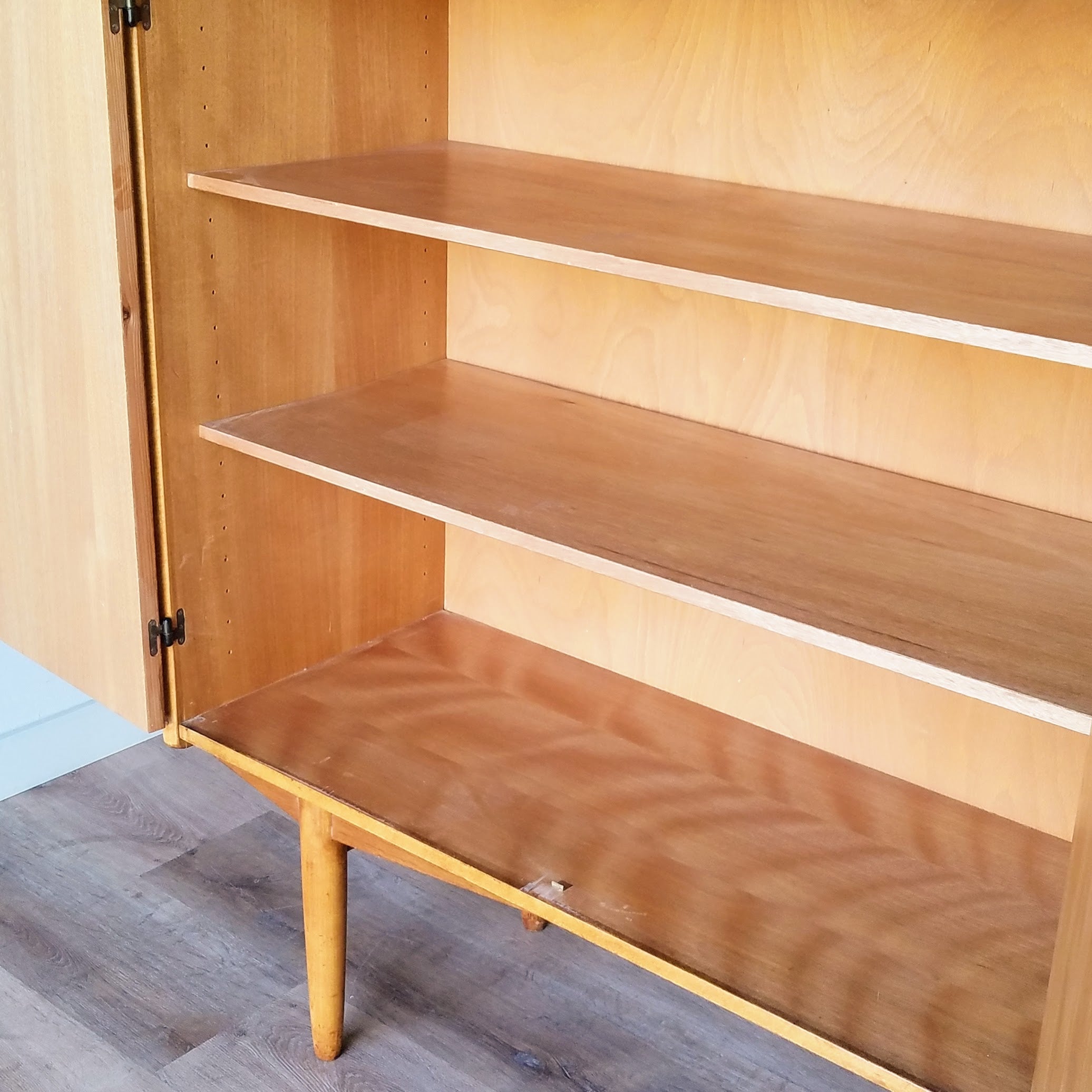 Hugo Troeds Highboard