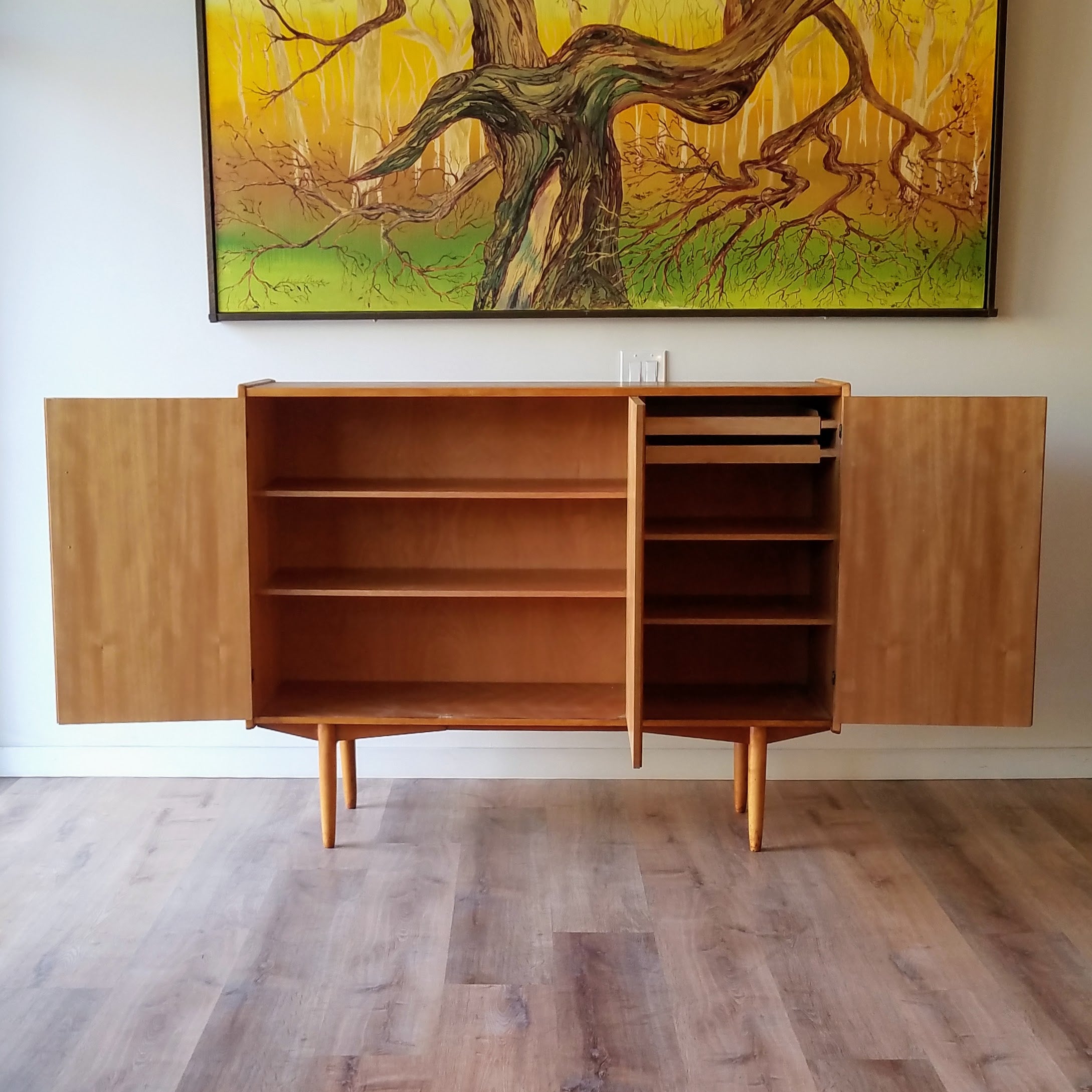 Hugo Troeds Highboard