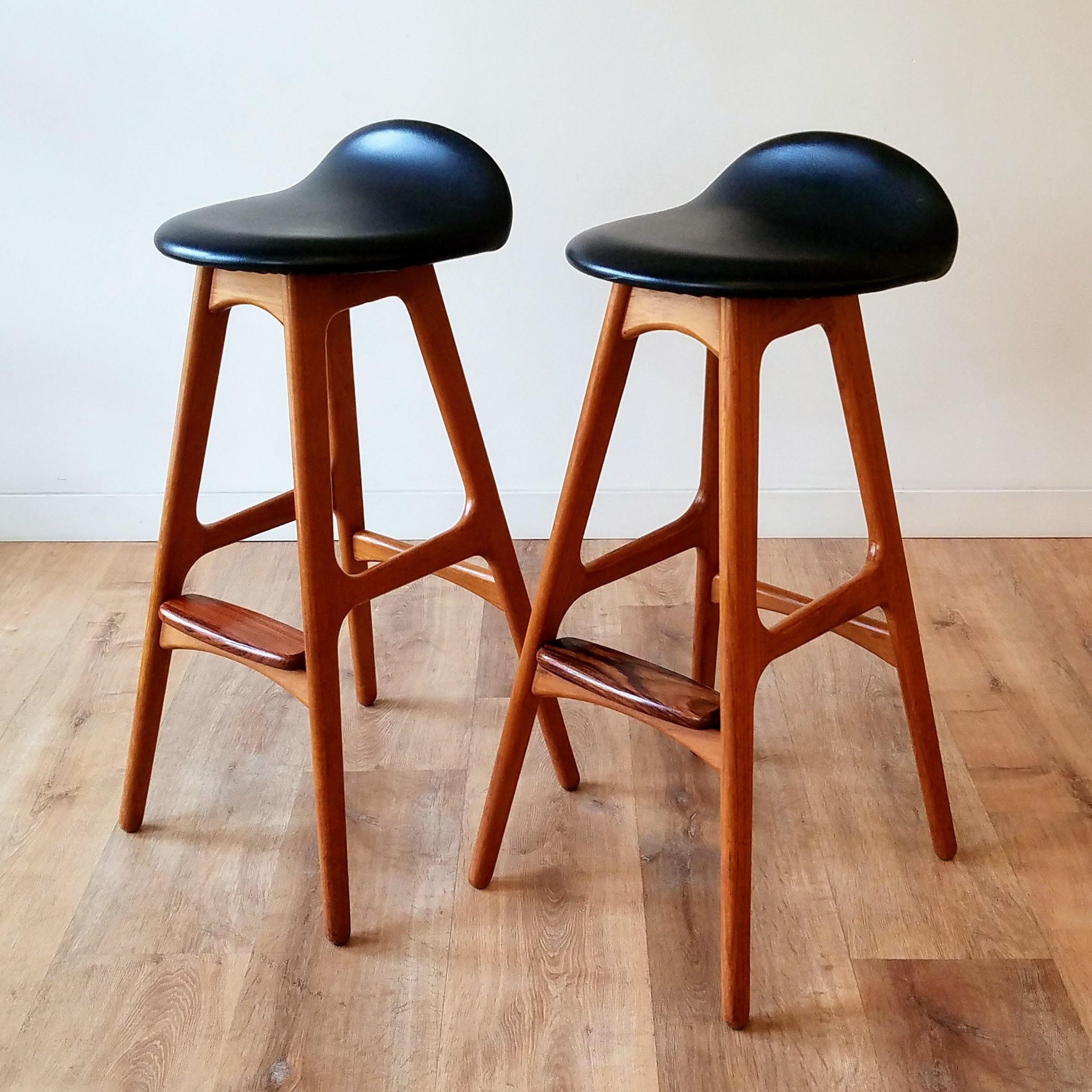 Erik Buch Barstools