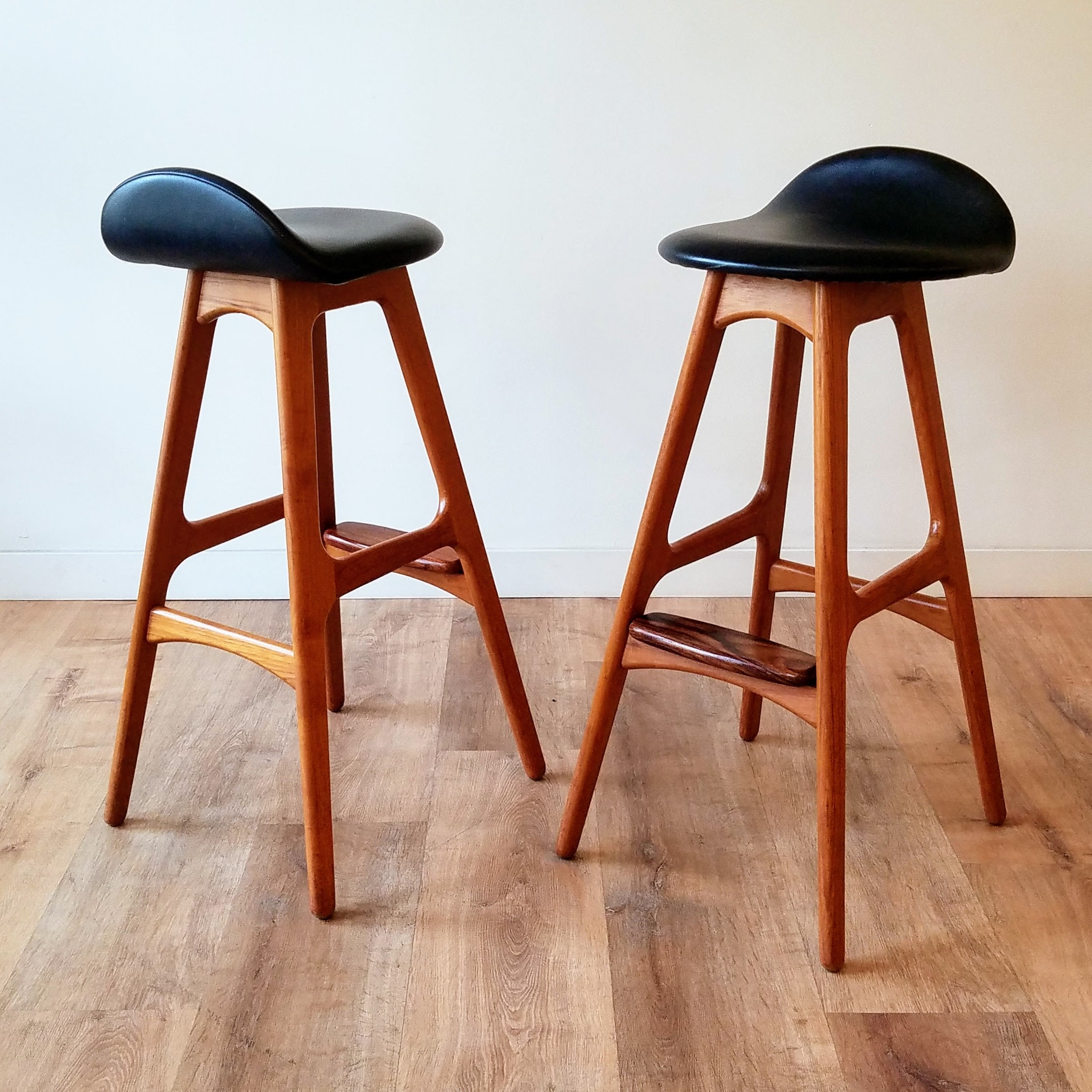 Erik Buch Barstools