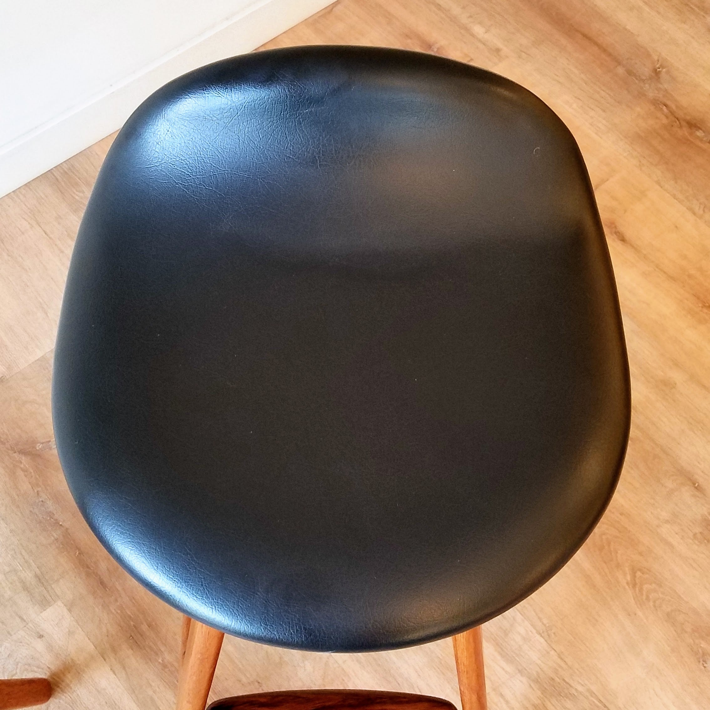 Erik Buch Barstools