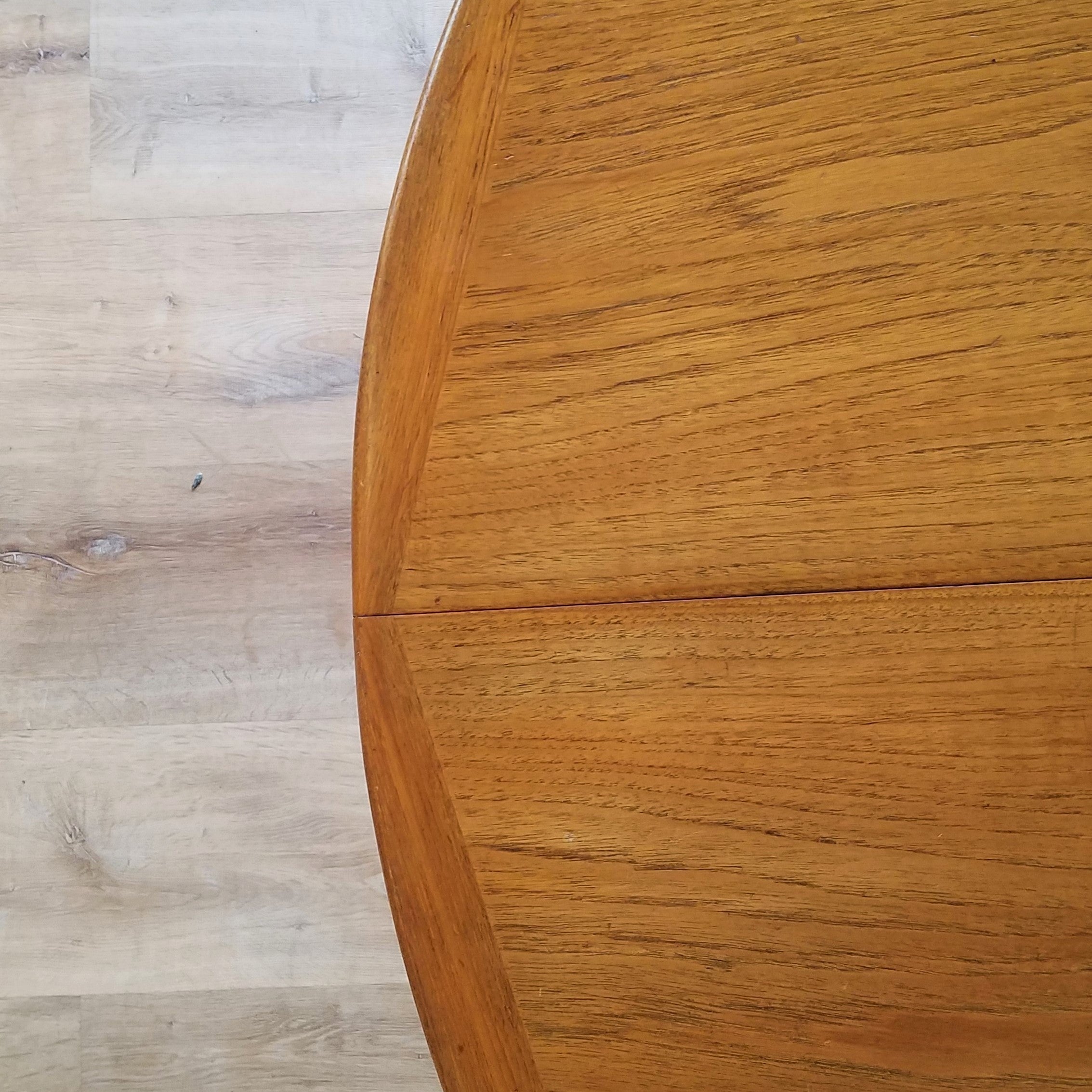 lb Kofod-Larsen Round Dining Table