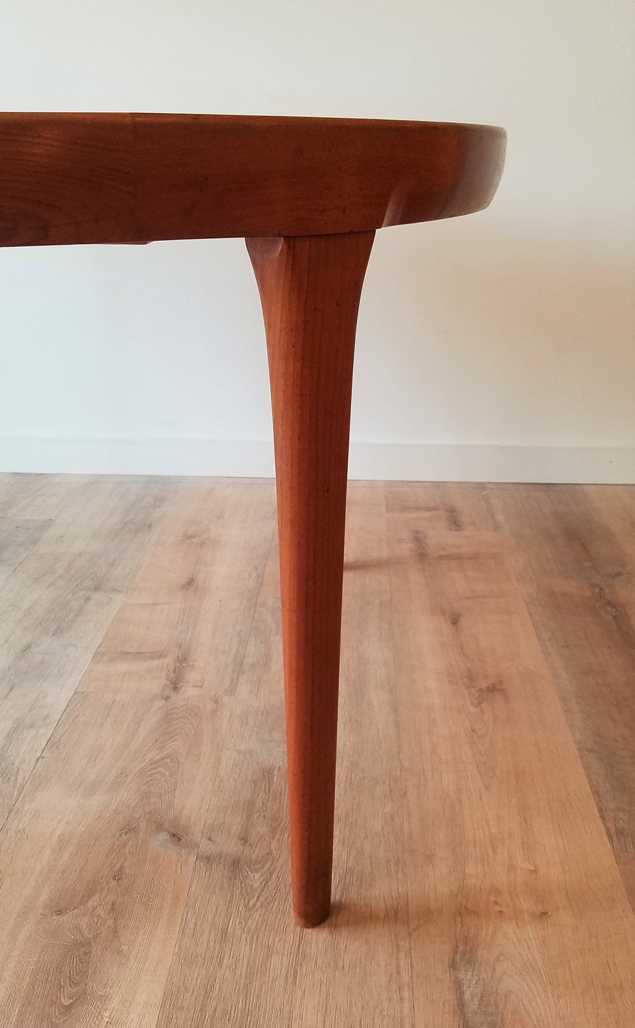 lb Kofod-Larsen Round Dining Table