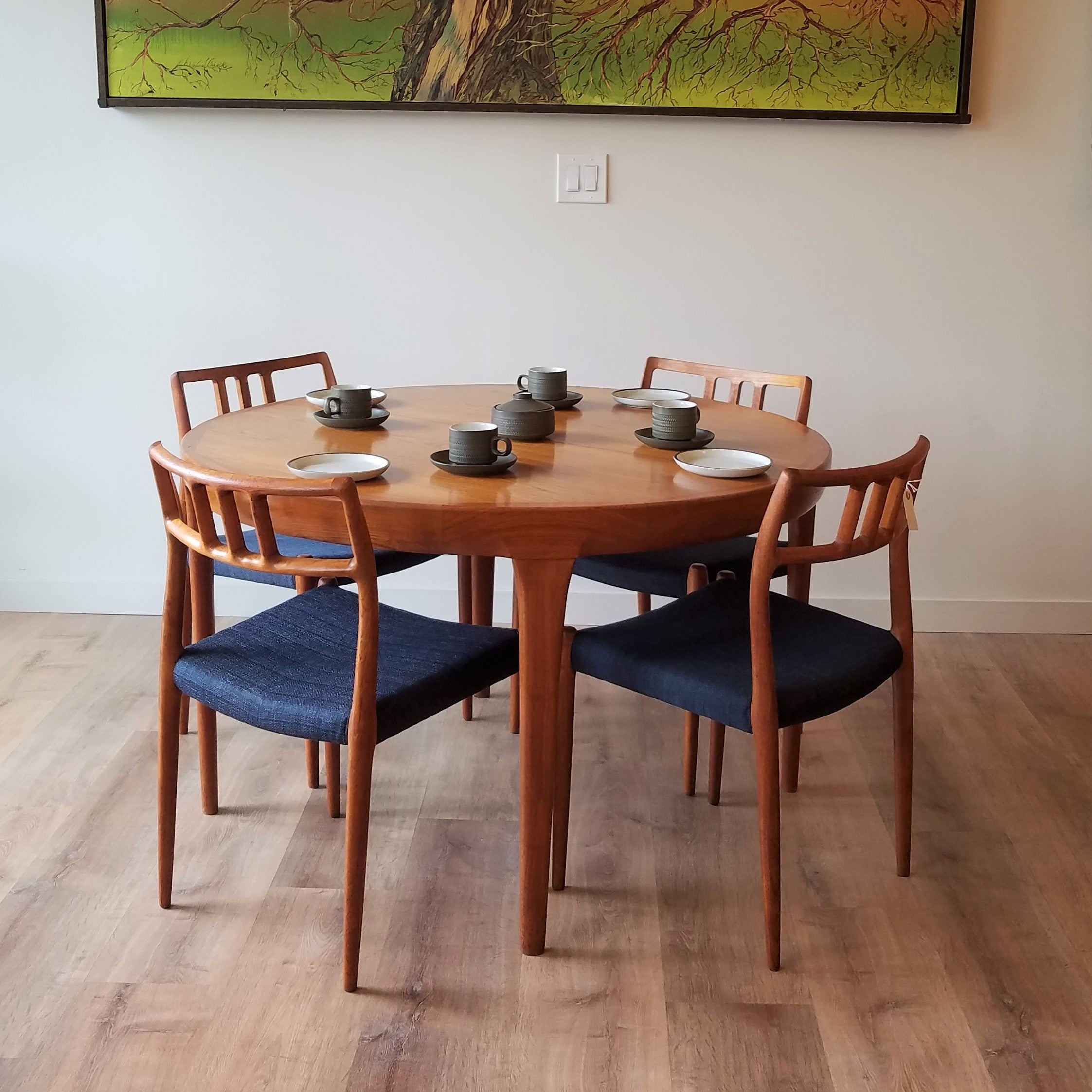 lb Kofod-Larsen Round Dining Table