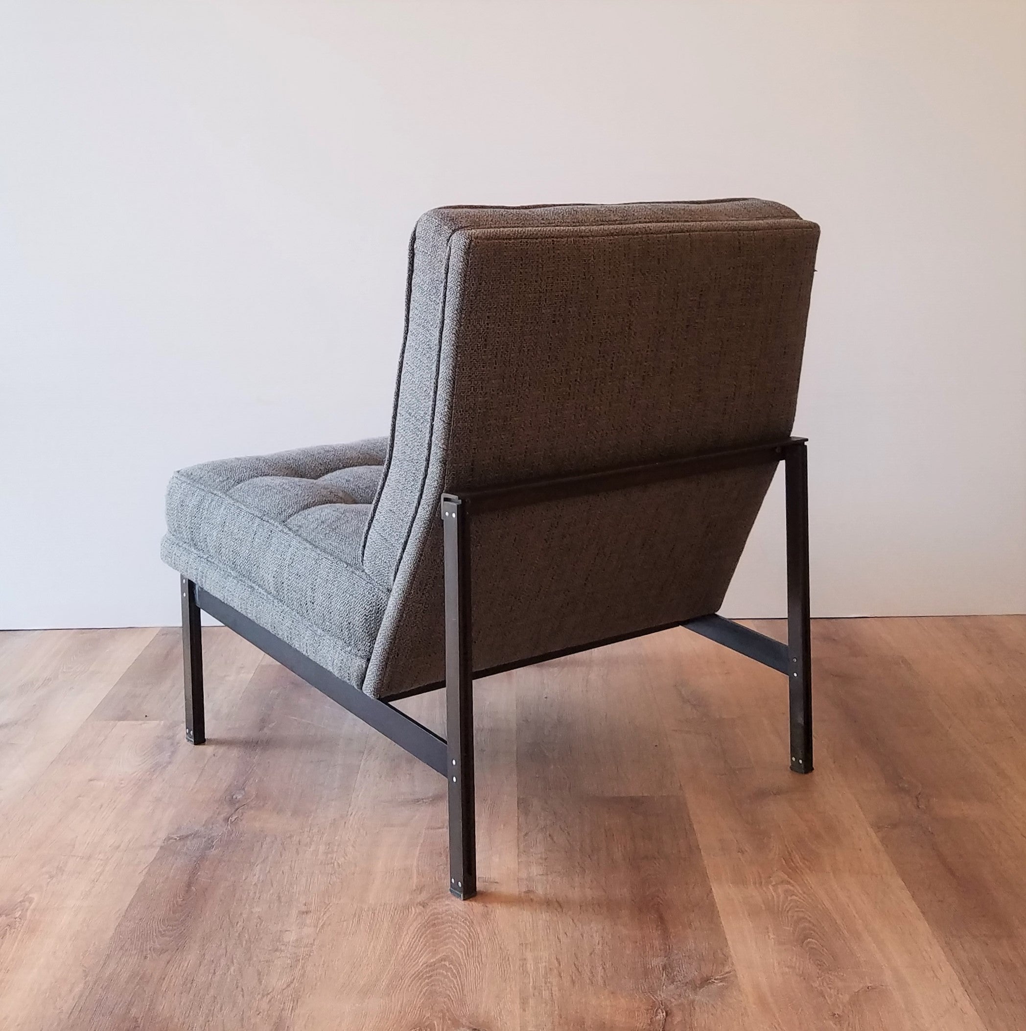 Florence Knoll (Model 51) Slipper Chair