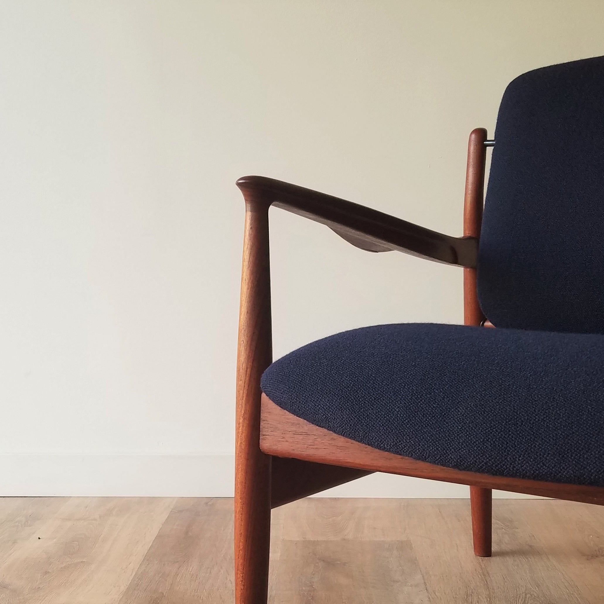 Finn Juhl Lounge Chair (Fd-136)