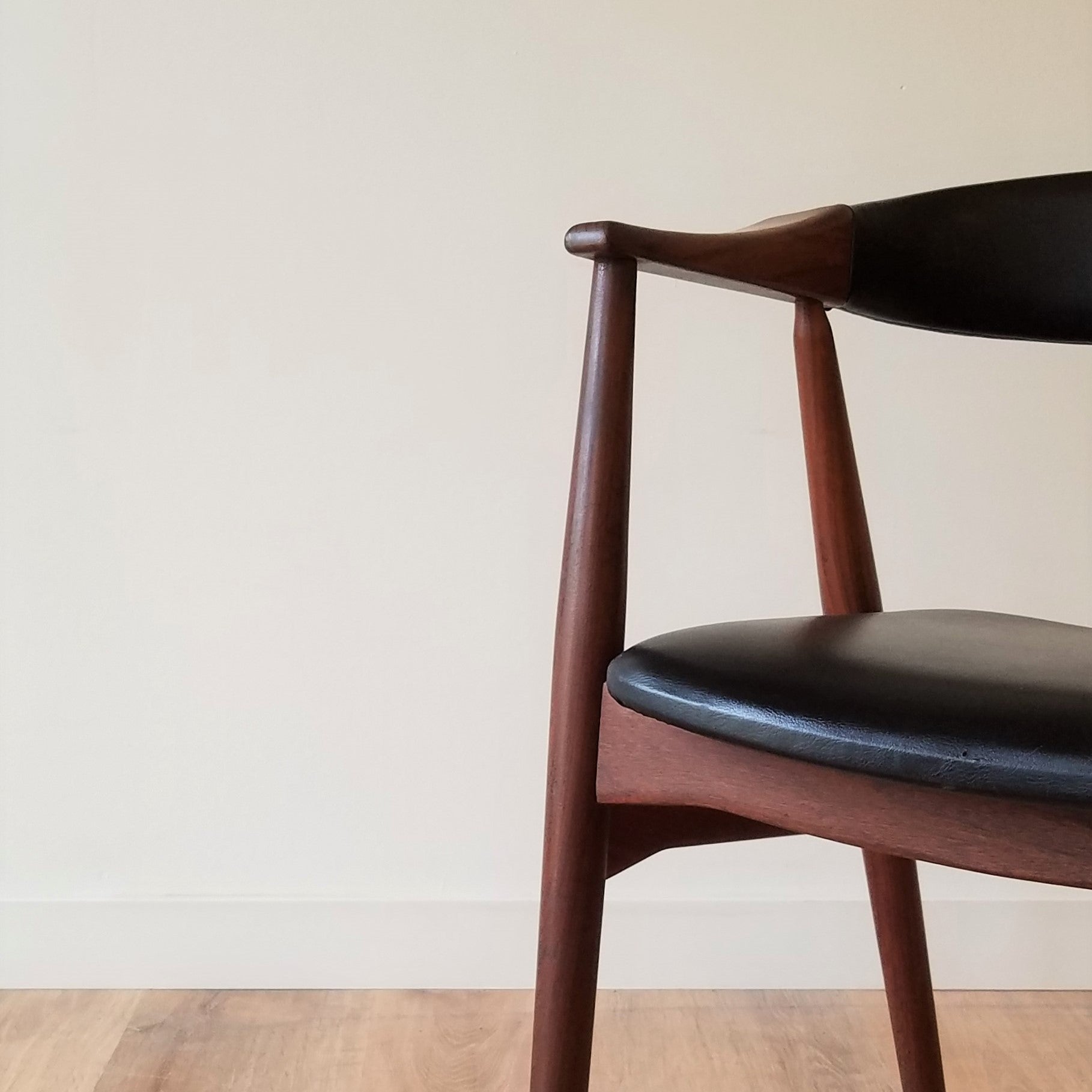 Thomase Harlev Model 213 Side Chair