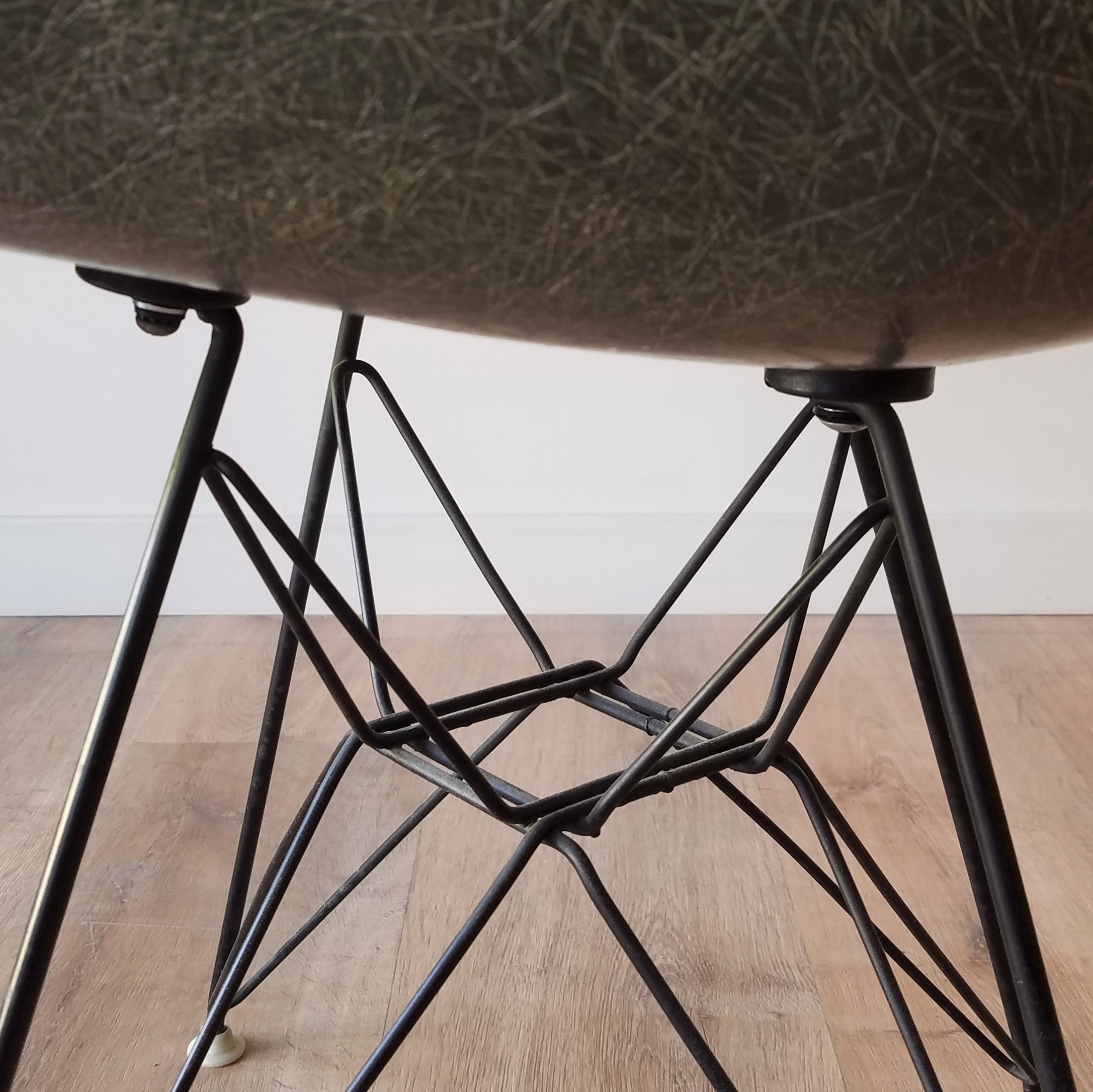 Detail View of American Mid-Century Modern DAR Dining Chair designed by Charles and Ray Eames in Ballard, Seattle.