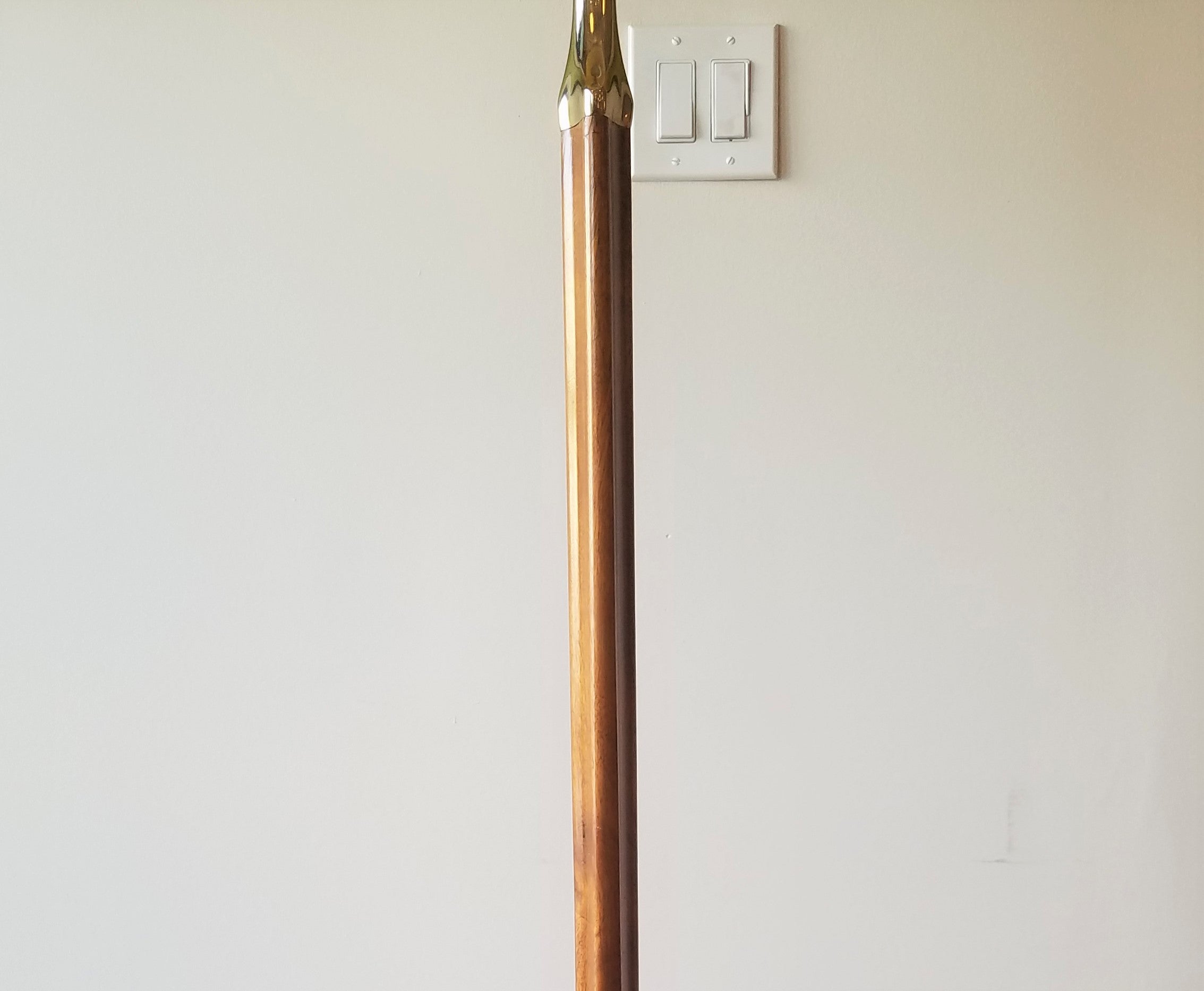 Laurel Lamp Co's Floor Lamp