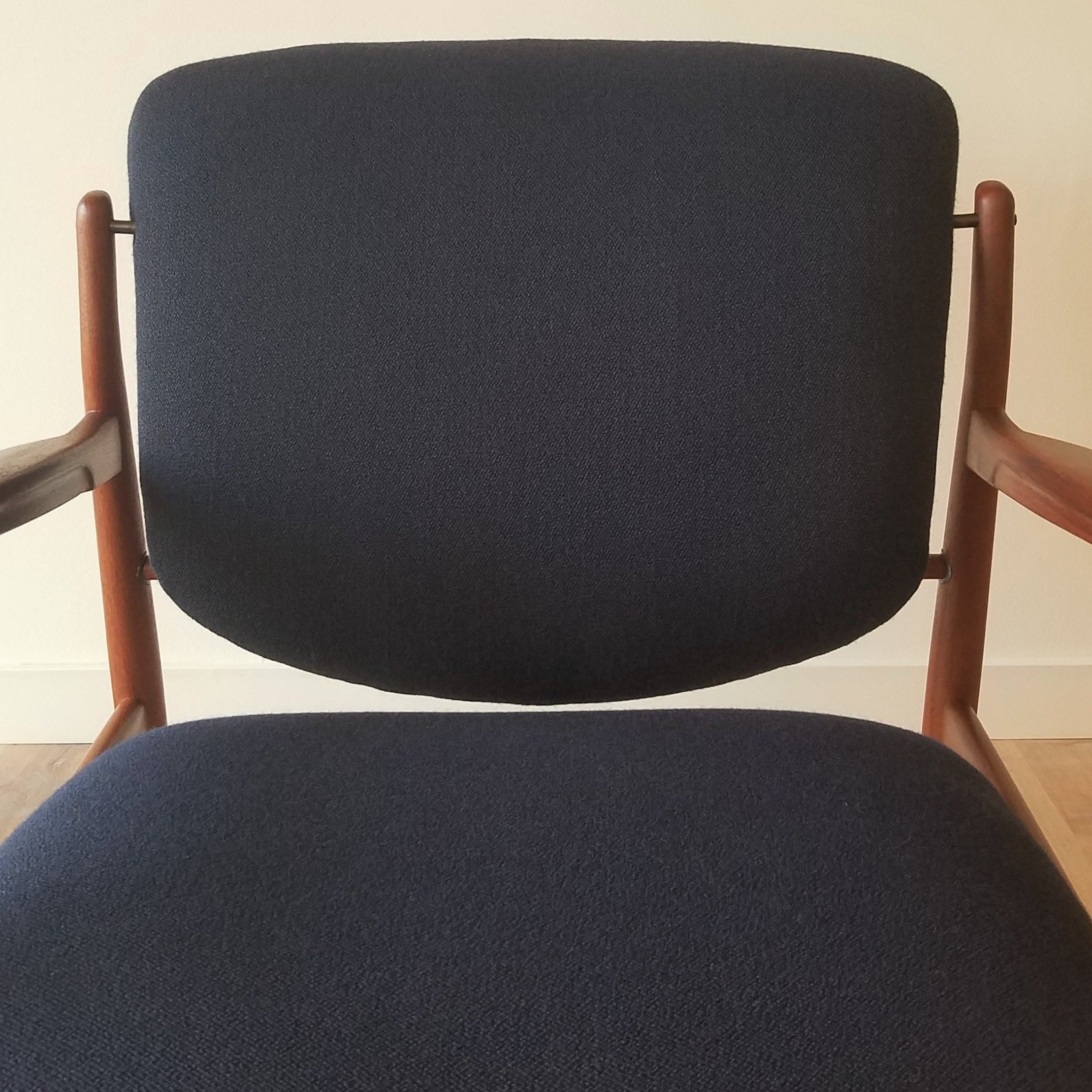 Finn Juhl Lounge Chair (Fd-136)