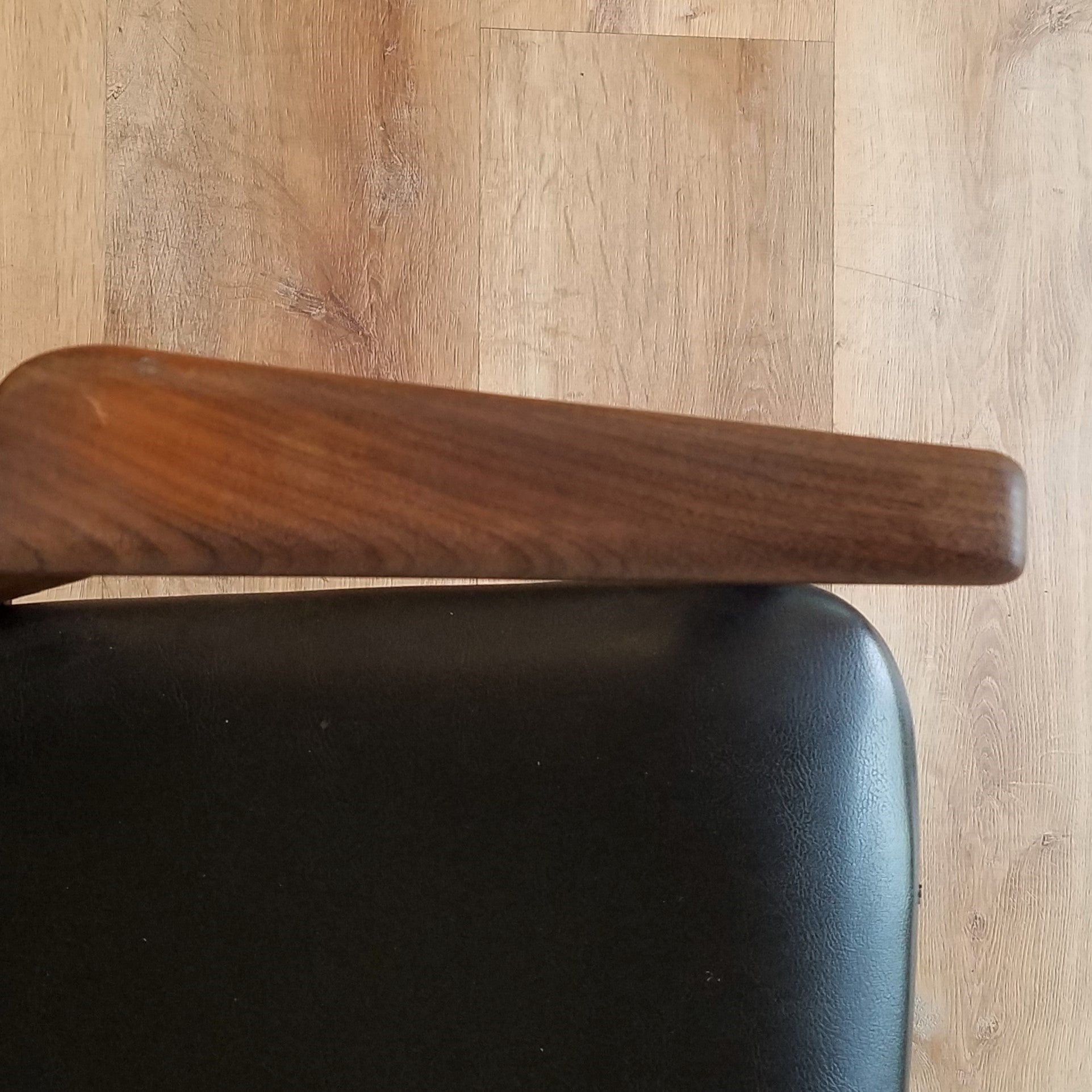 Thomase Harlev Model 213 Side Chair