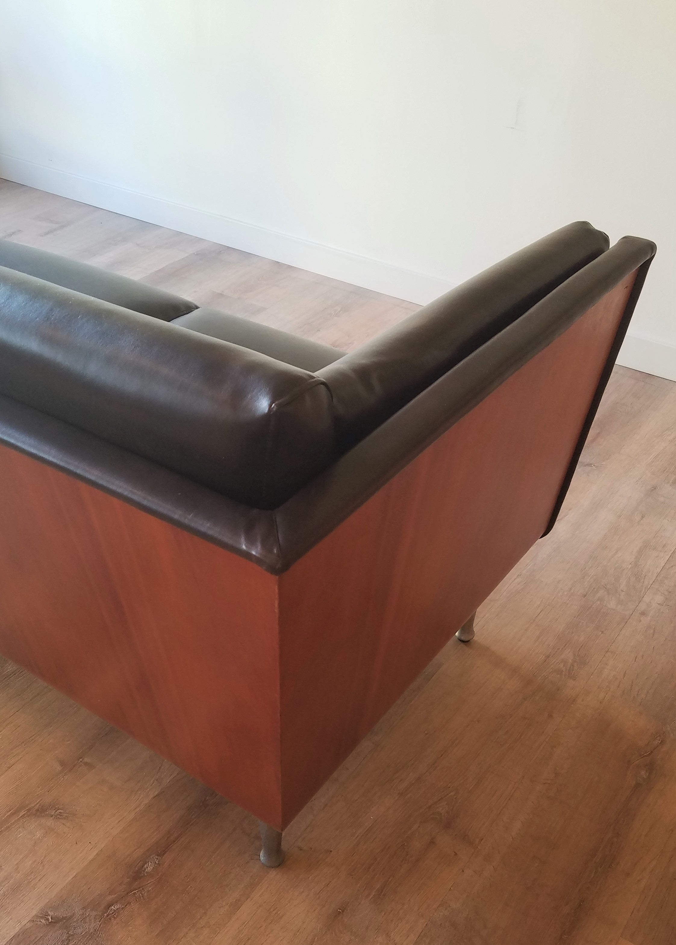 Mark 'Goetz' Sofa