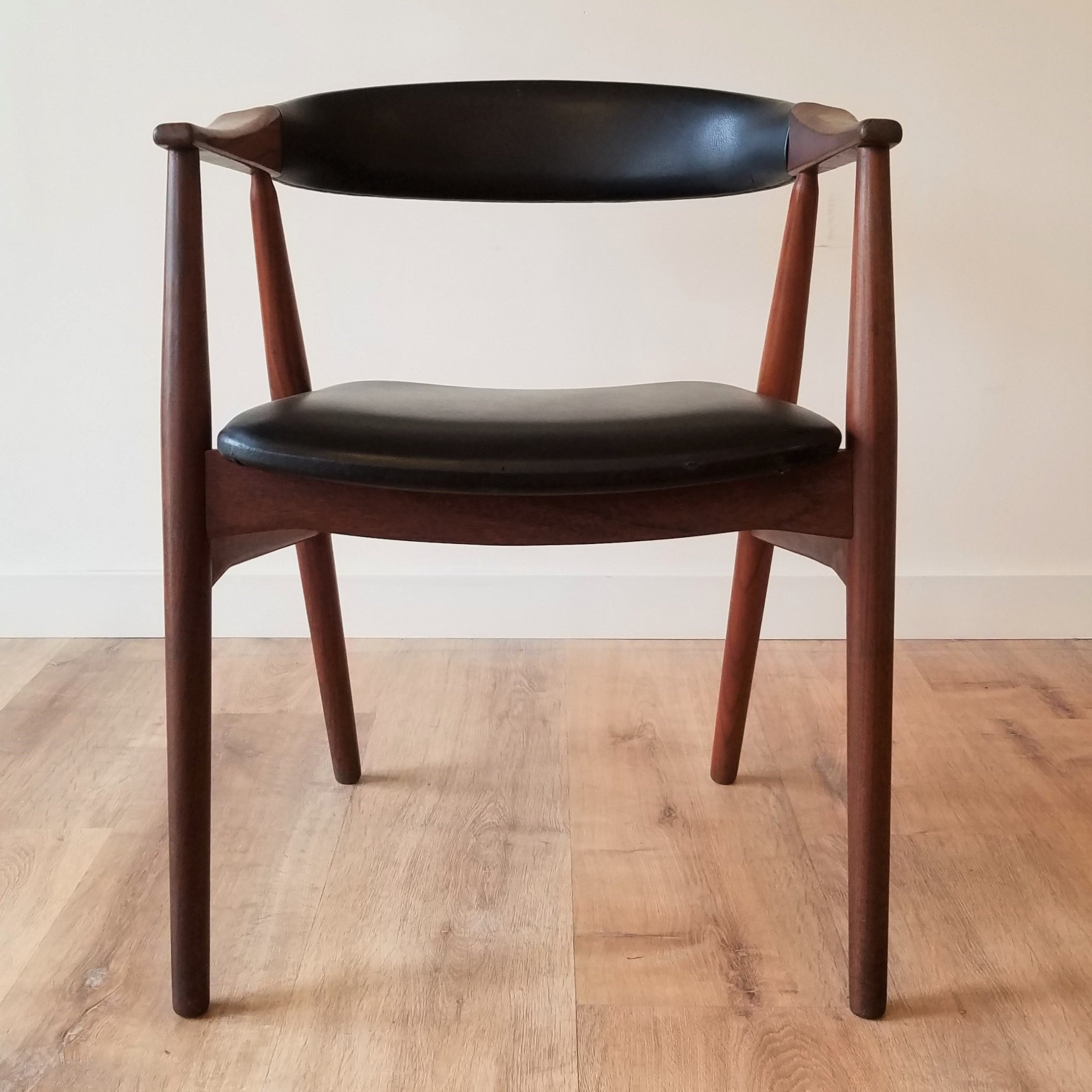 Thomase Harlev Model 213 Side Chair