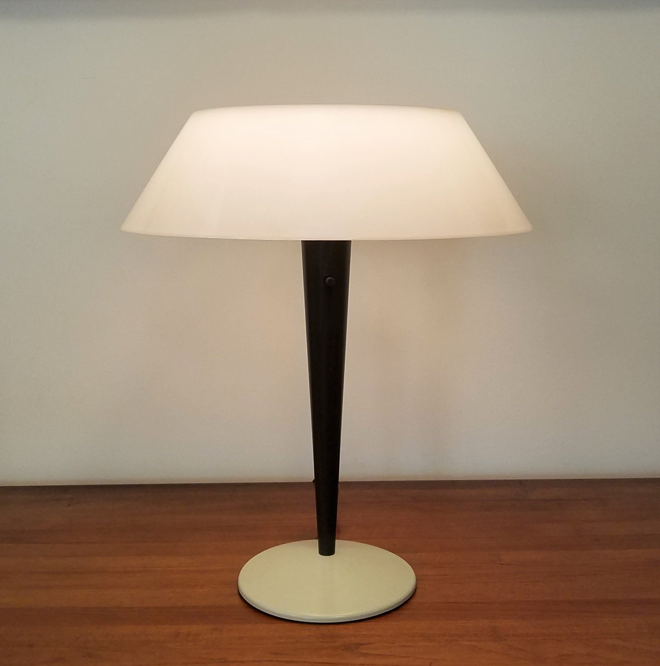 Gerald Thurston Table Lamp