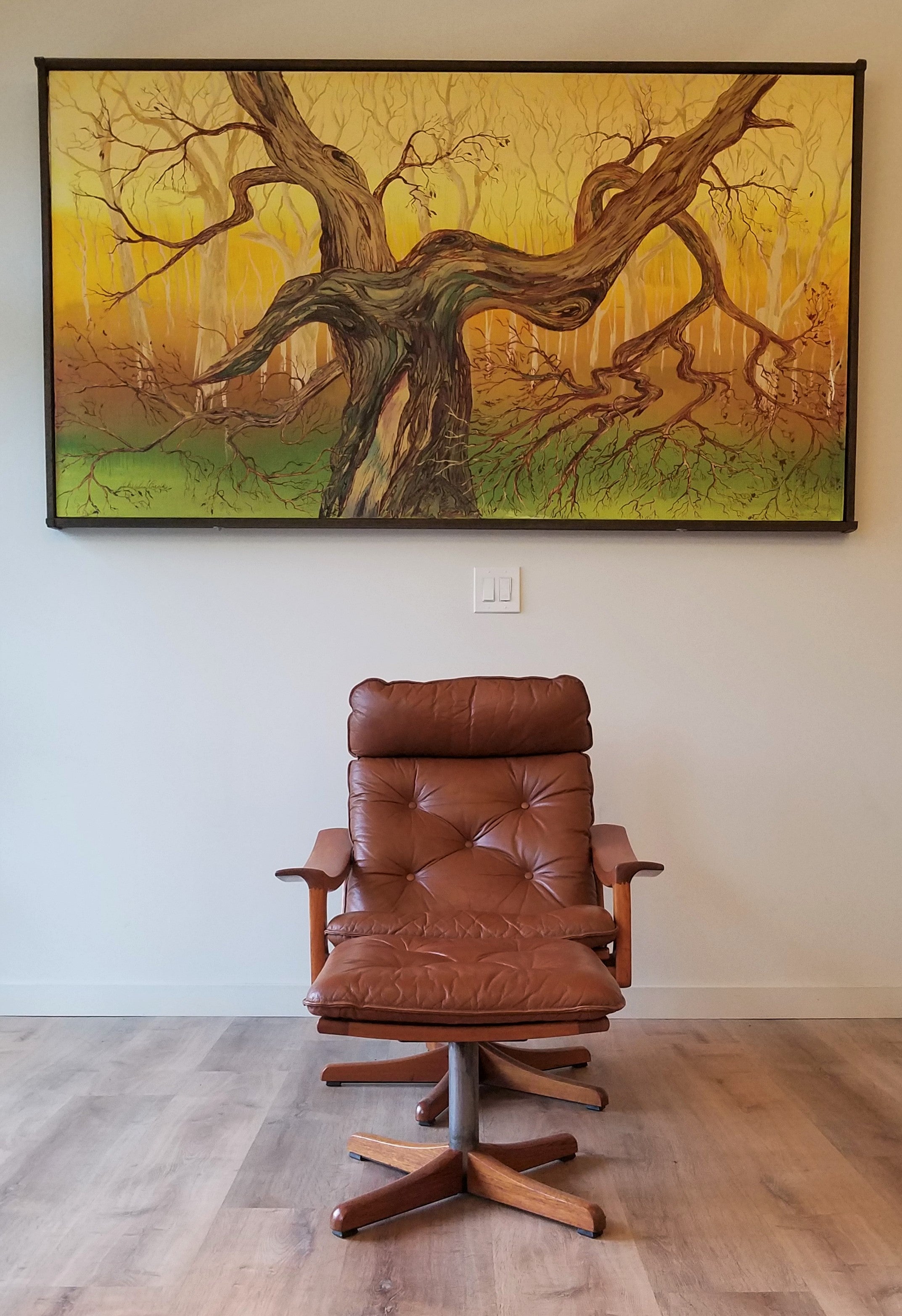 Lied Mobler Leather Swivel Recliner with Ottoman