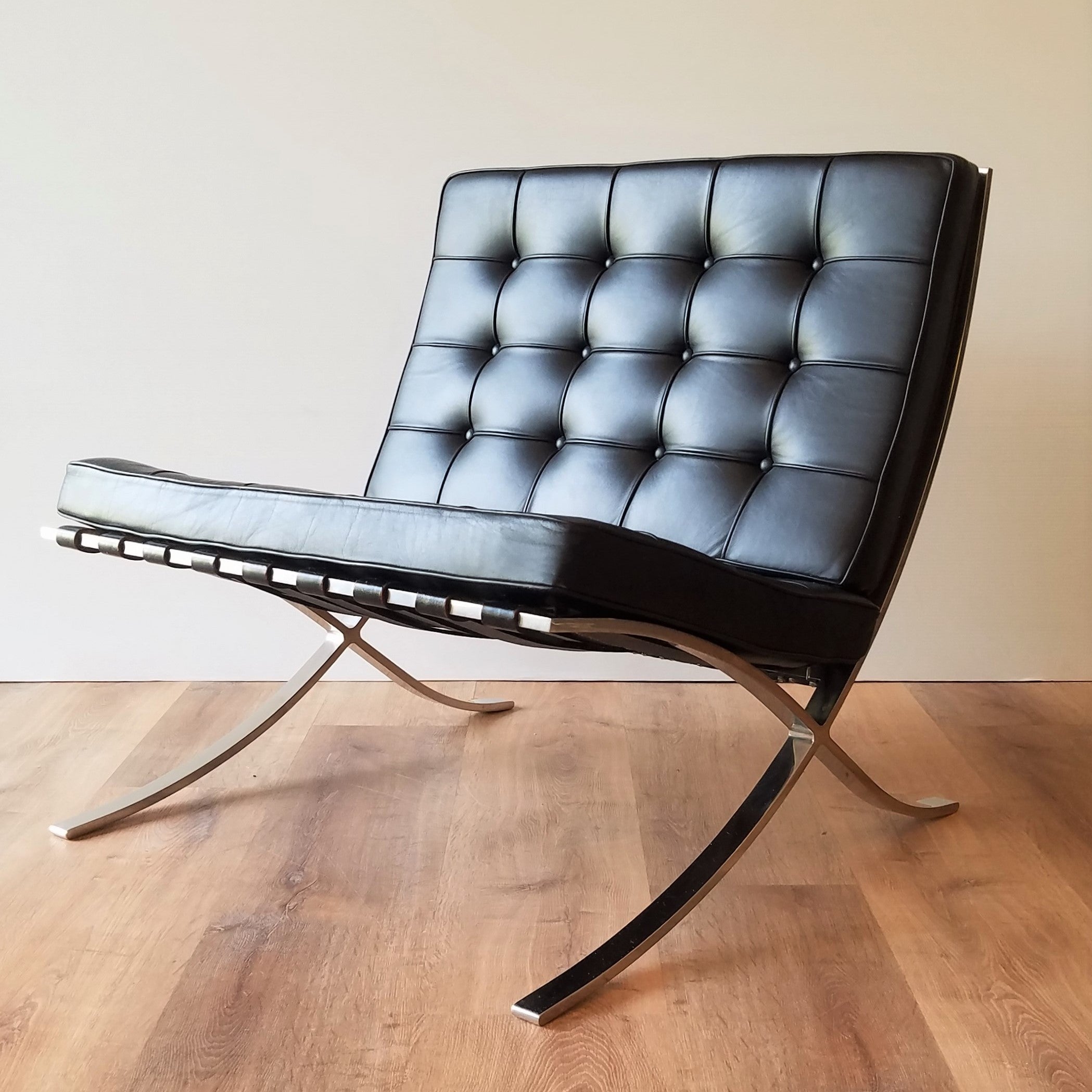 Ludwig Mies van der Rhoe Barcelona Chair