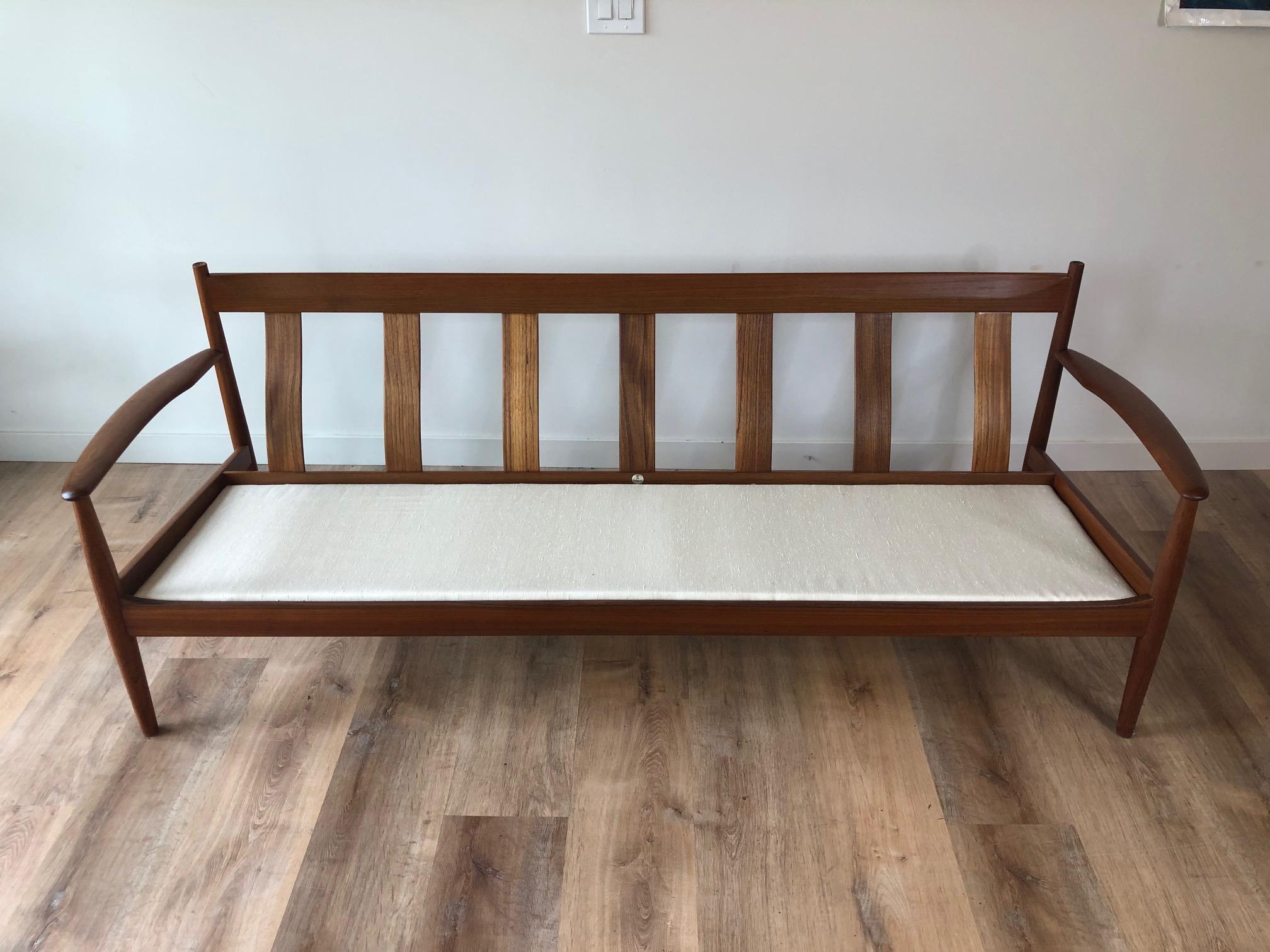 Grete Jalk Sofa Model 118