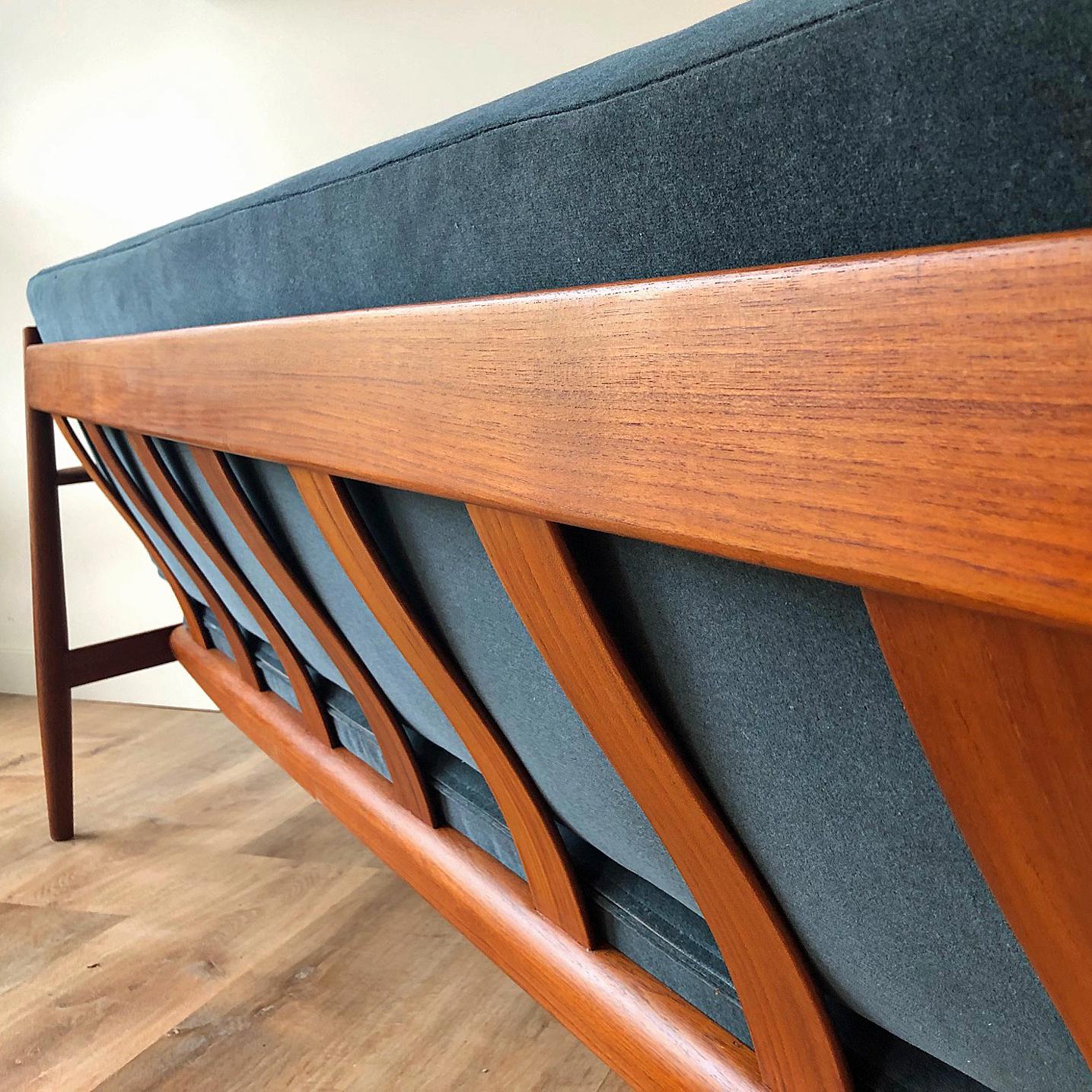 Grete Jalk Sofa Model 118