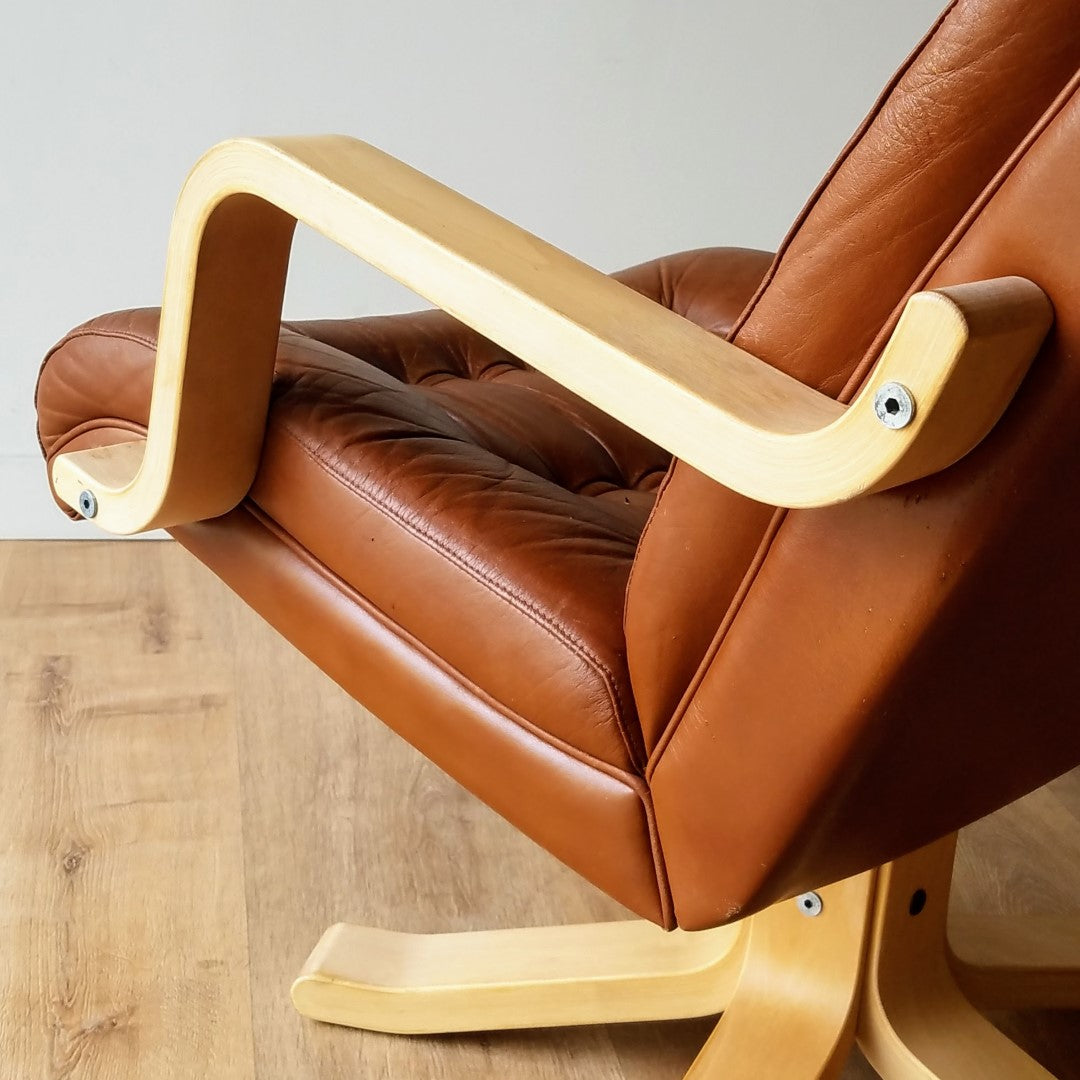 ISKU Swivel Chair